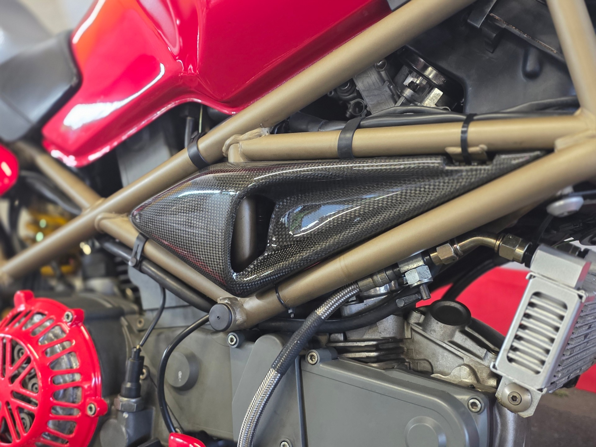 DUCATI Monster 900-image-10
