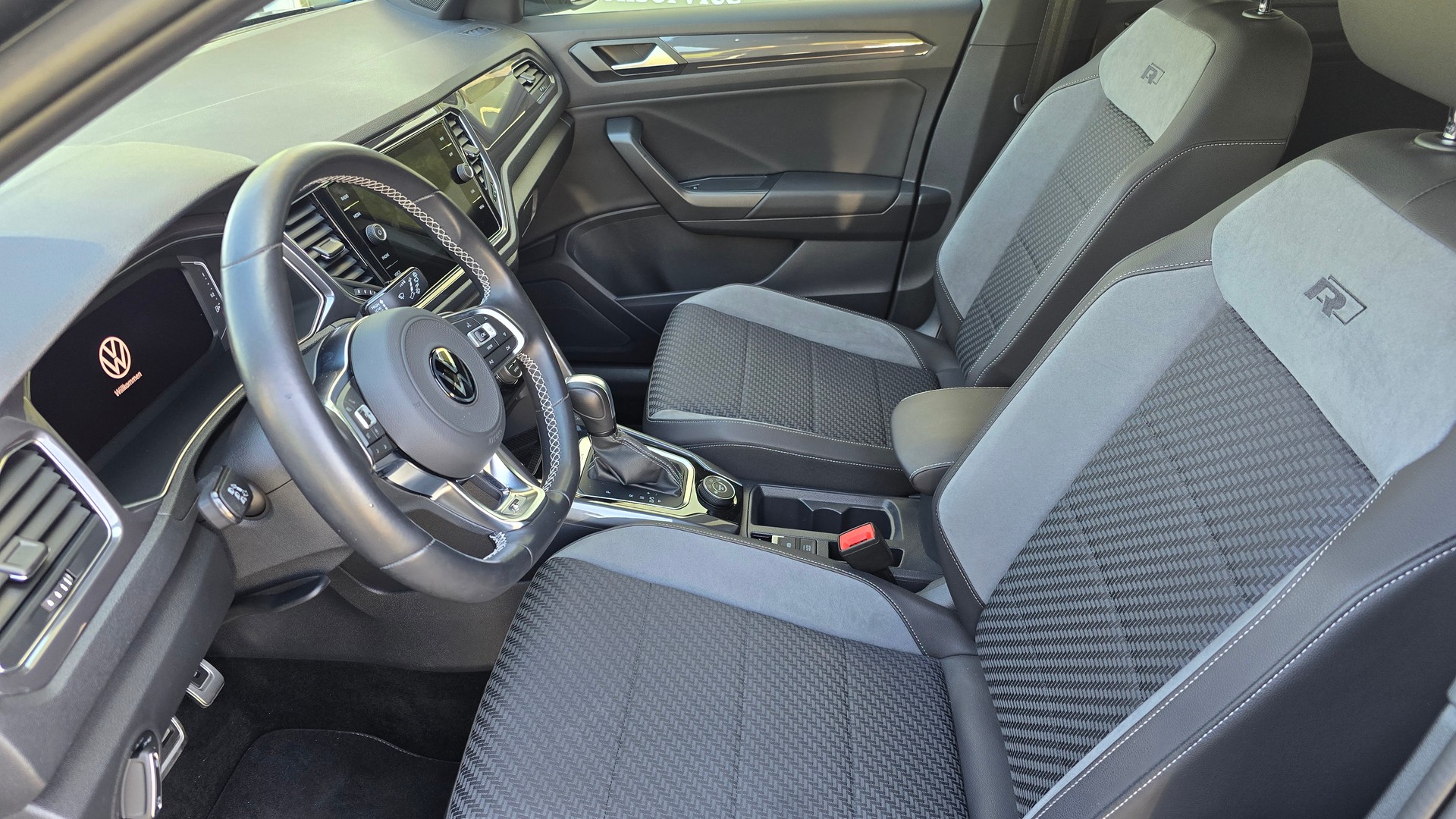 VW T-Roc 2.0 TSI Sport DSG 4Motion-image-11
