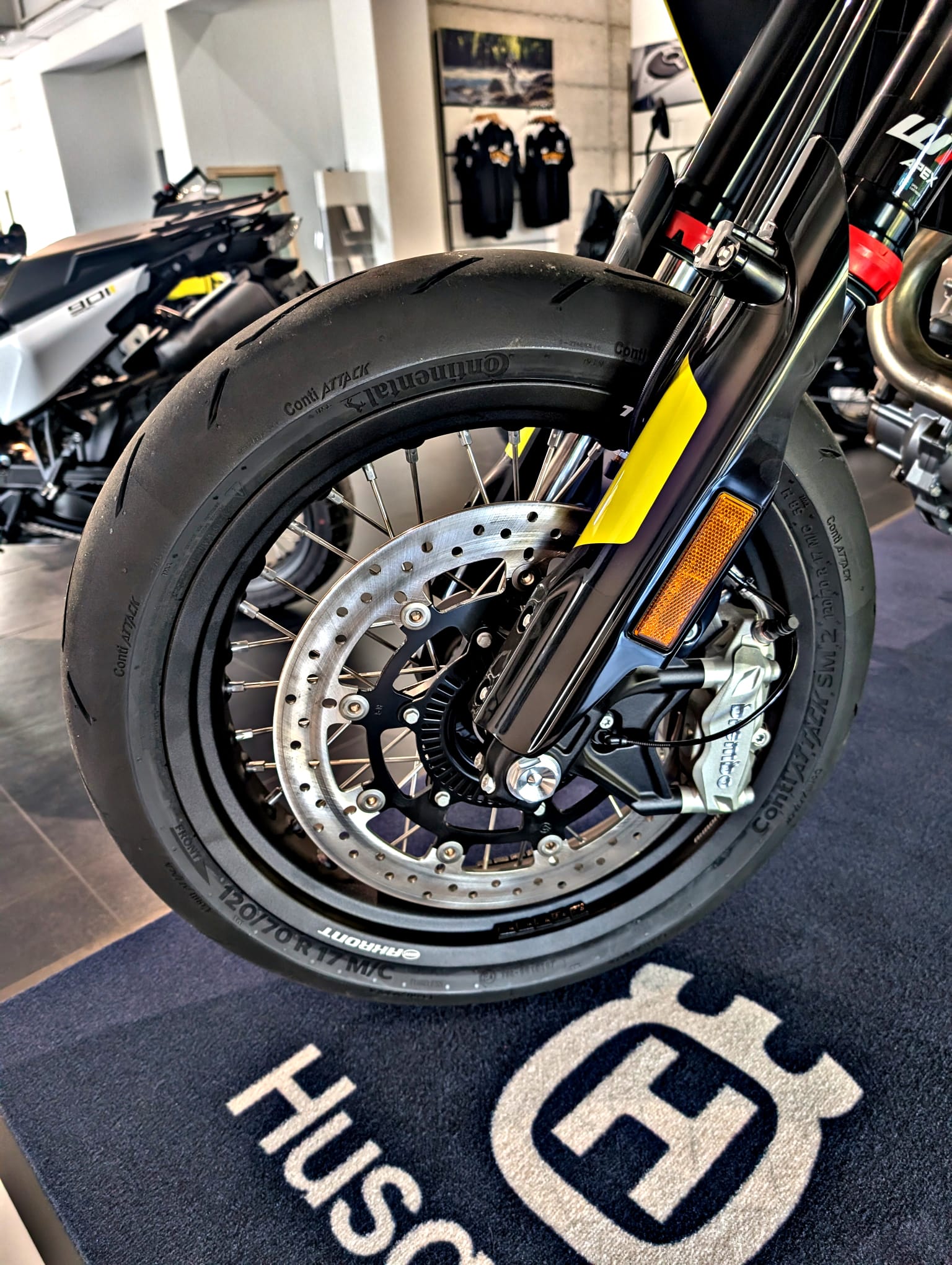 HUSQVARNA 701 Supermoto-image-7