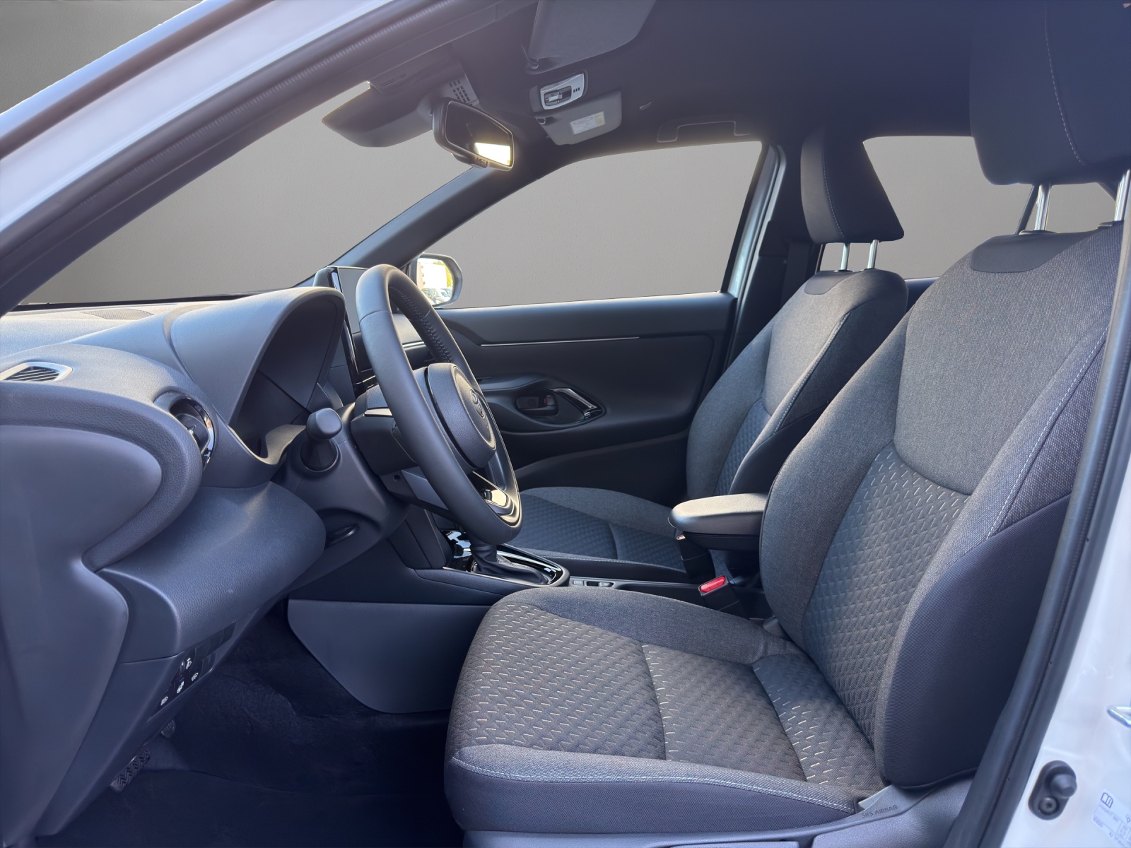 TOYOTA Yaris Cross 1.5 Active Drive e-CVT-image-8