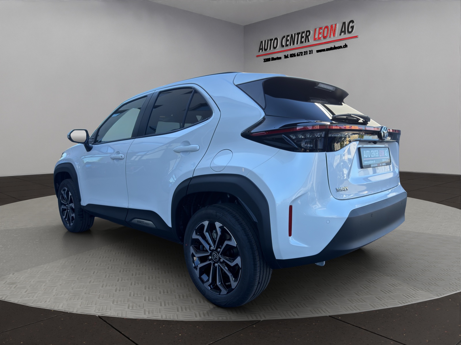 TOYOTA Yaris Cross 1.5 Active Drive e-CVT-showroom-element-3