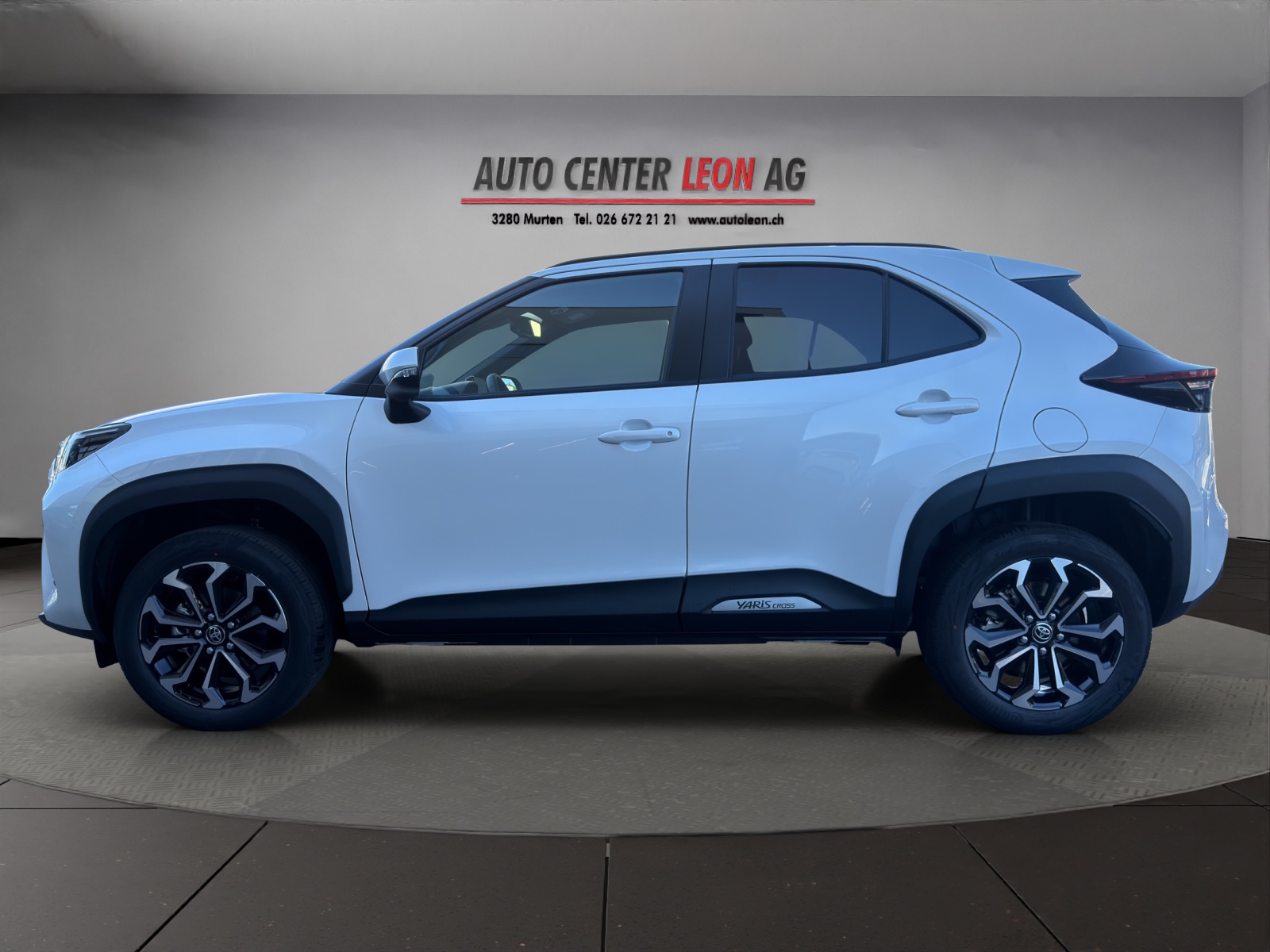 TOYOTA Yaris Cross 1.5 Active Drive e-CVT-showroom-element-2