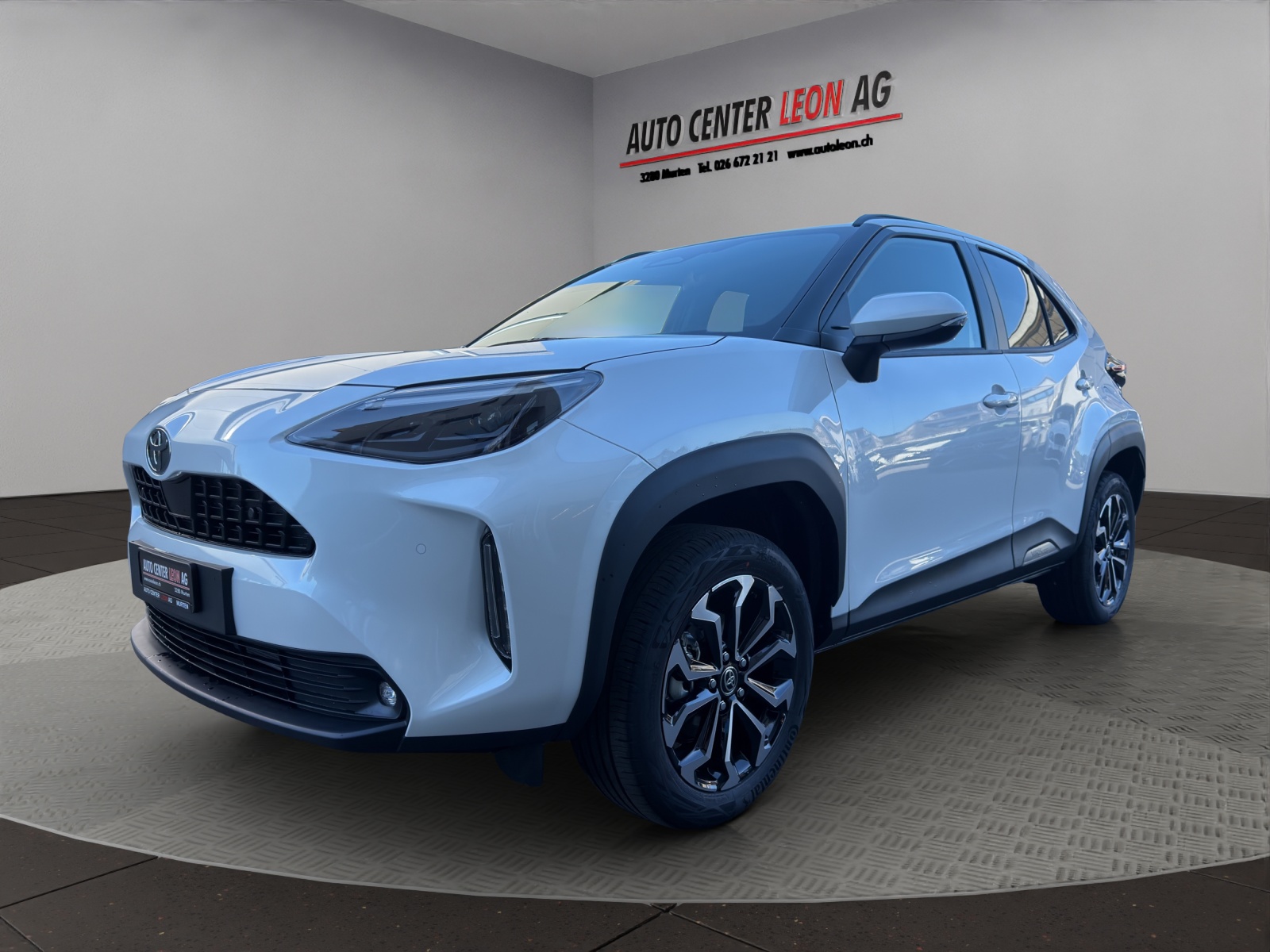 TOYOTA Yaris Cross 1.5 Active Drive e-CVT-showroom-element-1