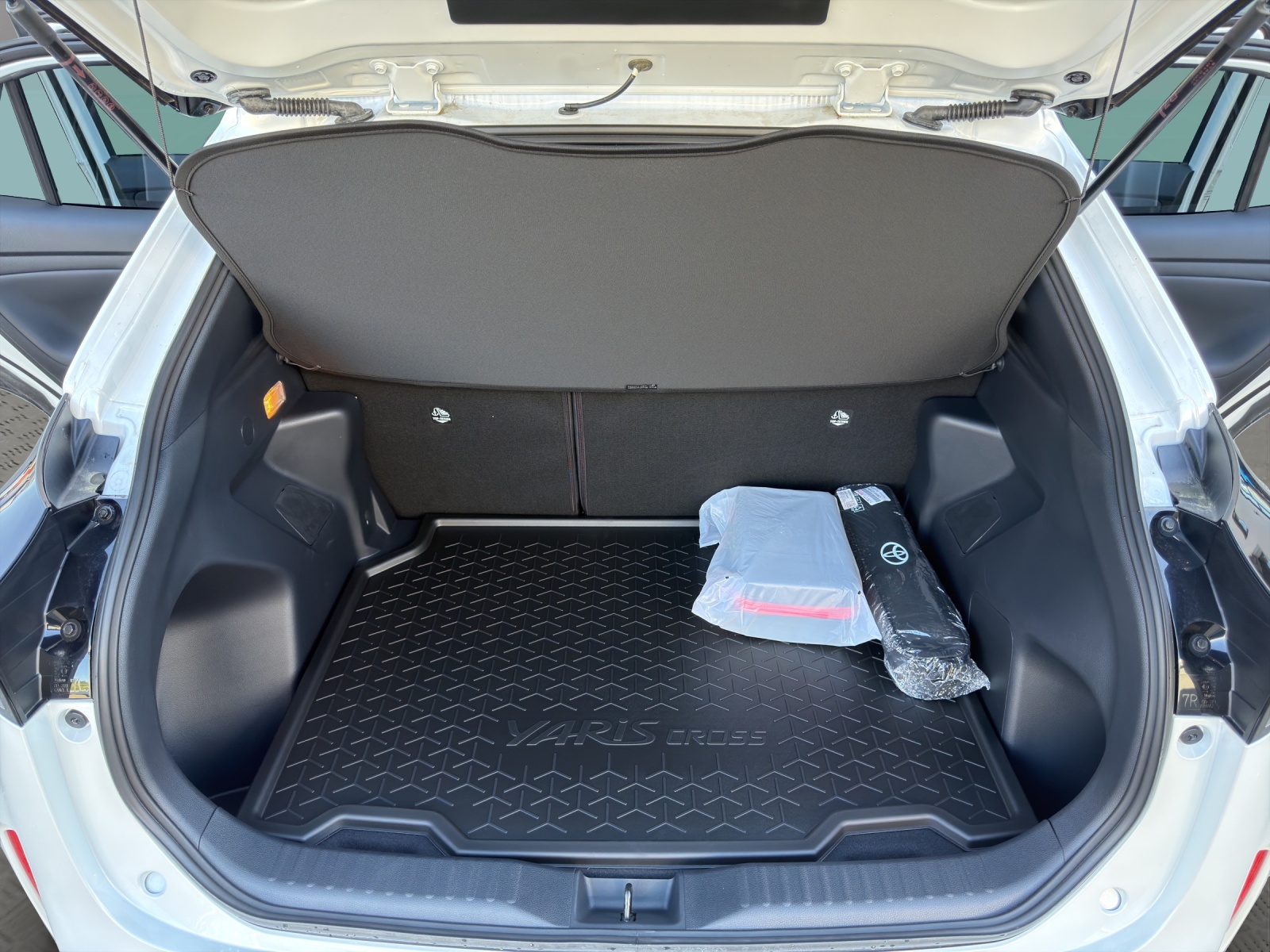 TOYOTA Yaris Cross 1.5 Active Drive e-CVT-image-18