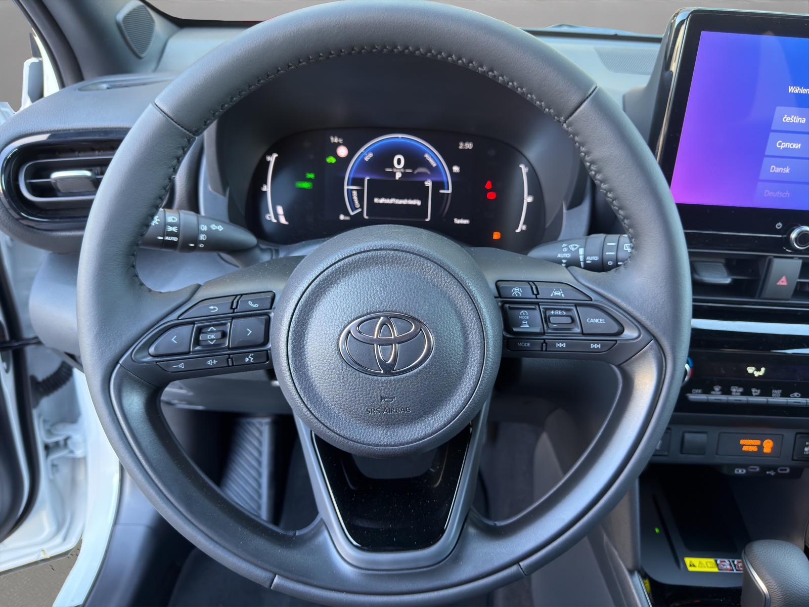 TOYOTA Yaris Cross 1.5 Active Drive e-CVT-image-9