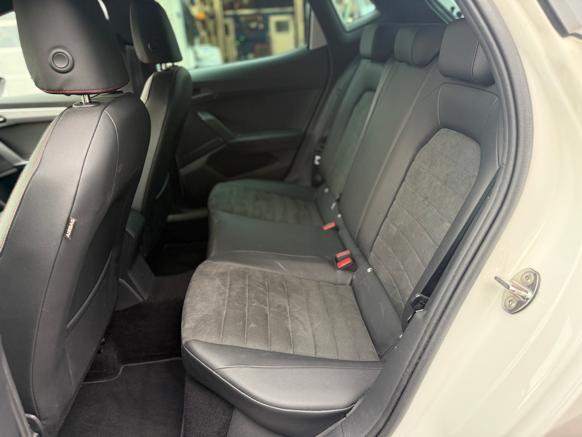 SEAT Ibiza 1.0 TGI CNG Swiss FR Evolution-image-11