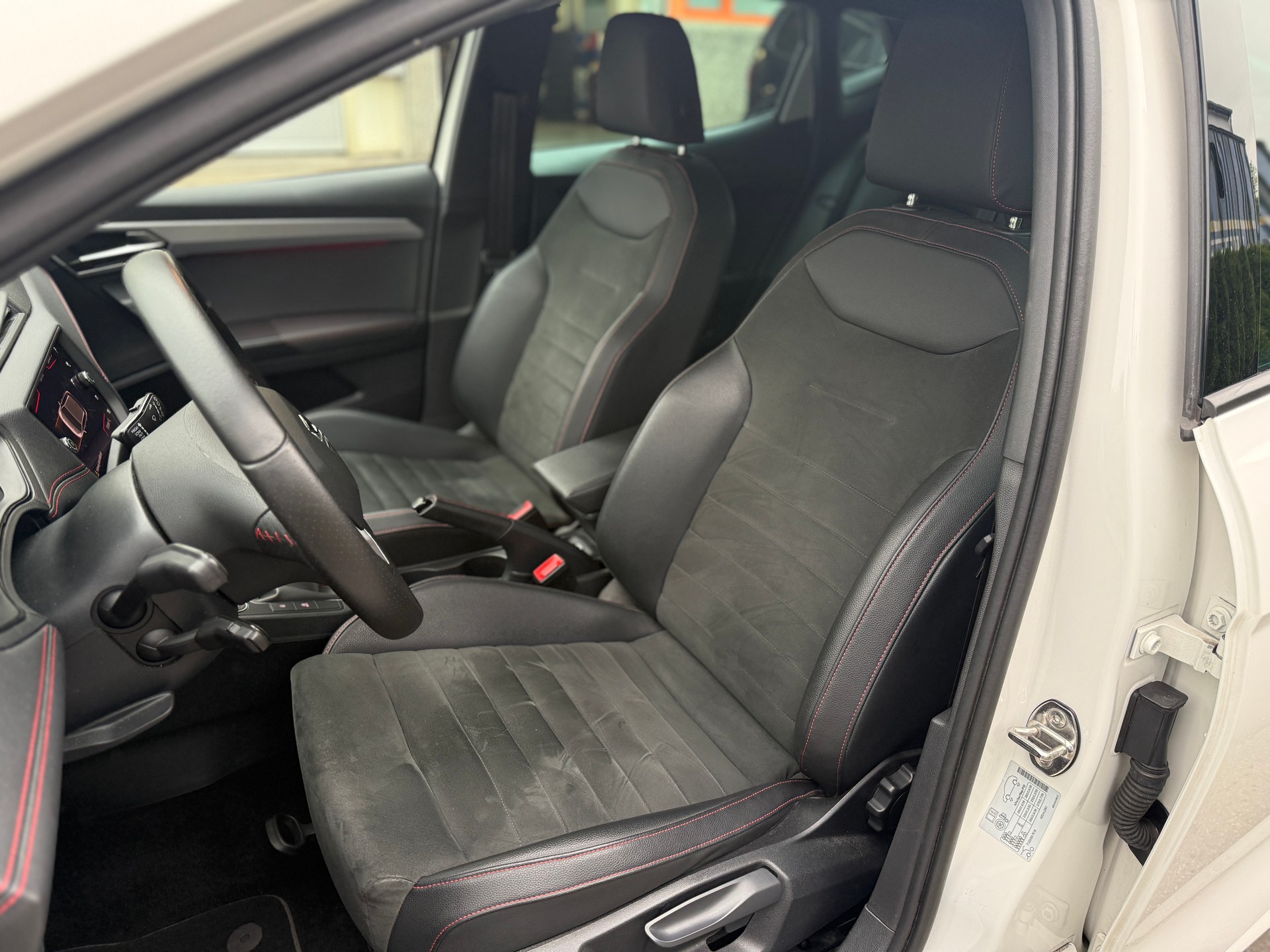 SEAT Ibiza 1.0 TGI CNG Swiss FR Evolution-image-10