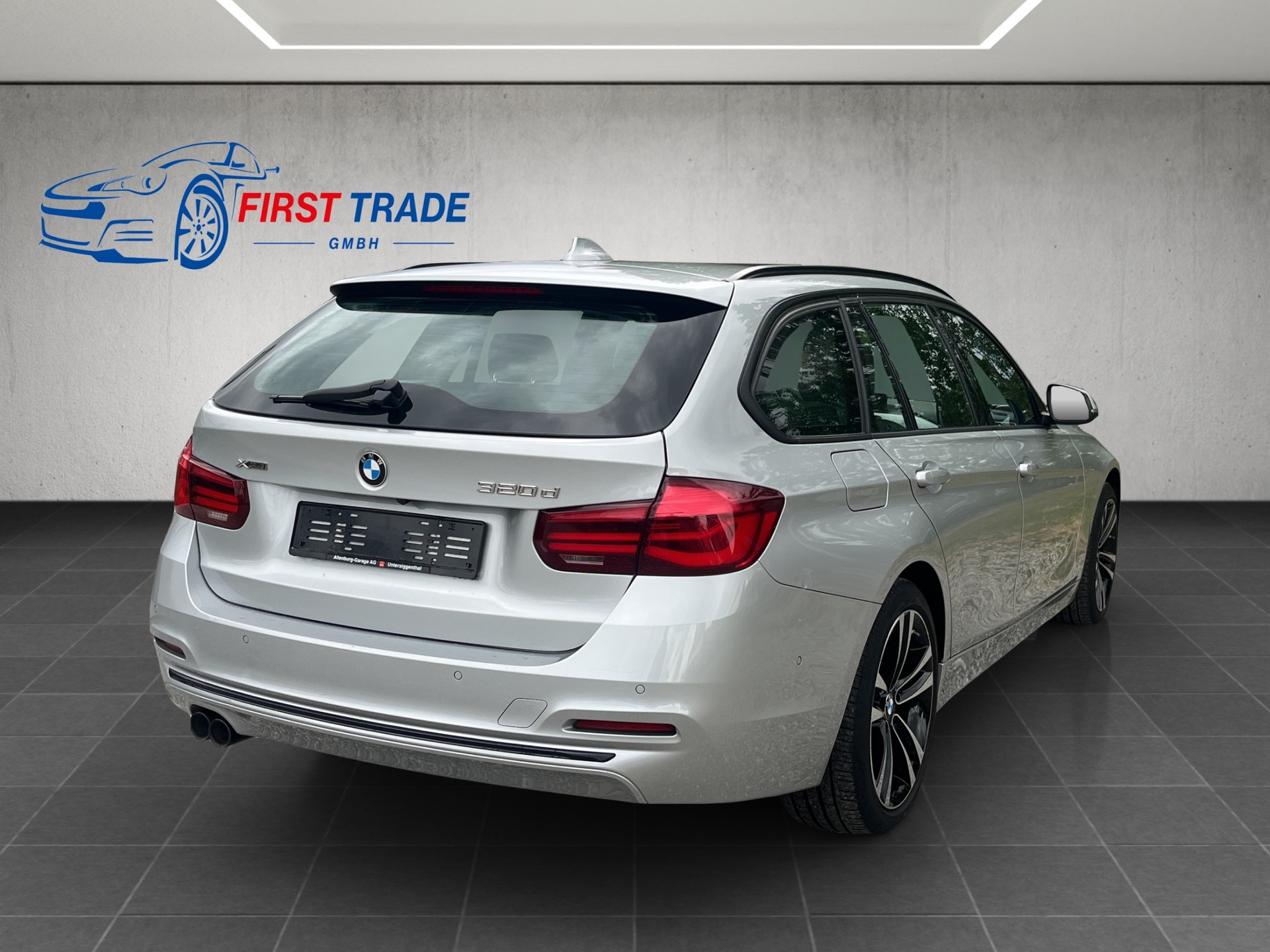 BMW 320d xDrive Touring Sport Edition Line Steptronic-image-4