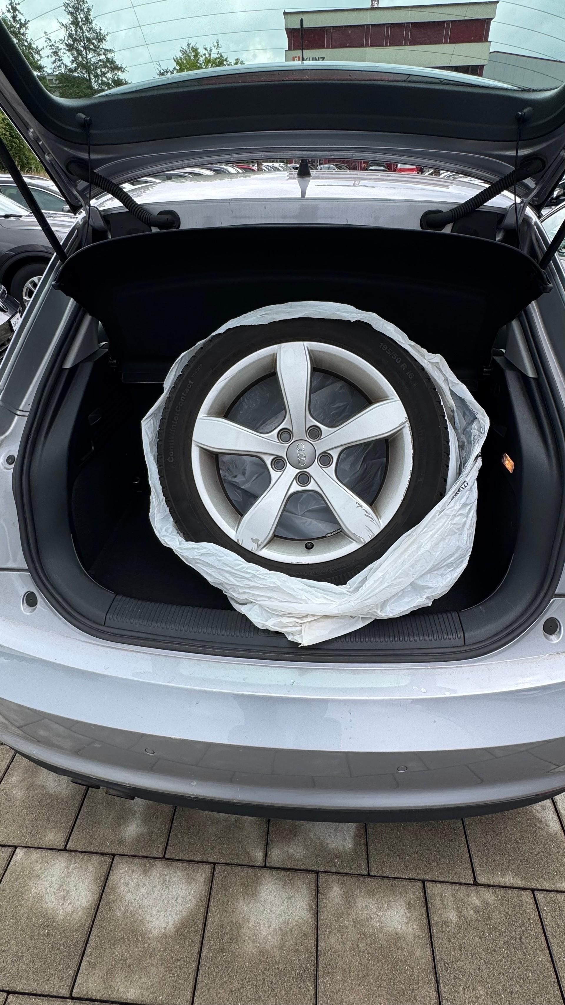 AUDI A1 Sportback 1.4 TFSI Sport S-tronic-image-8