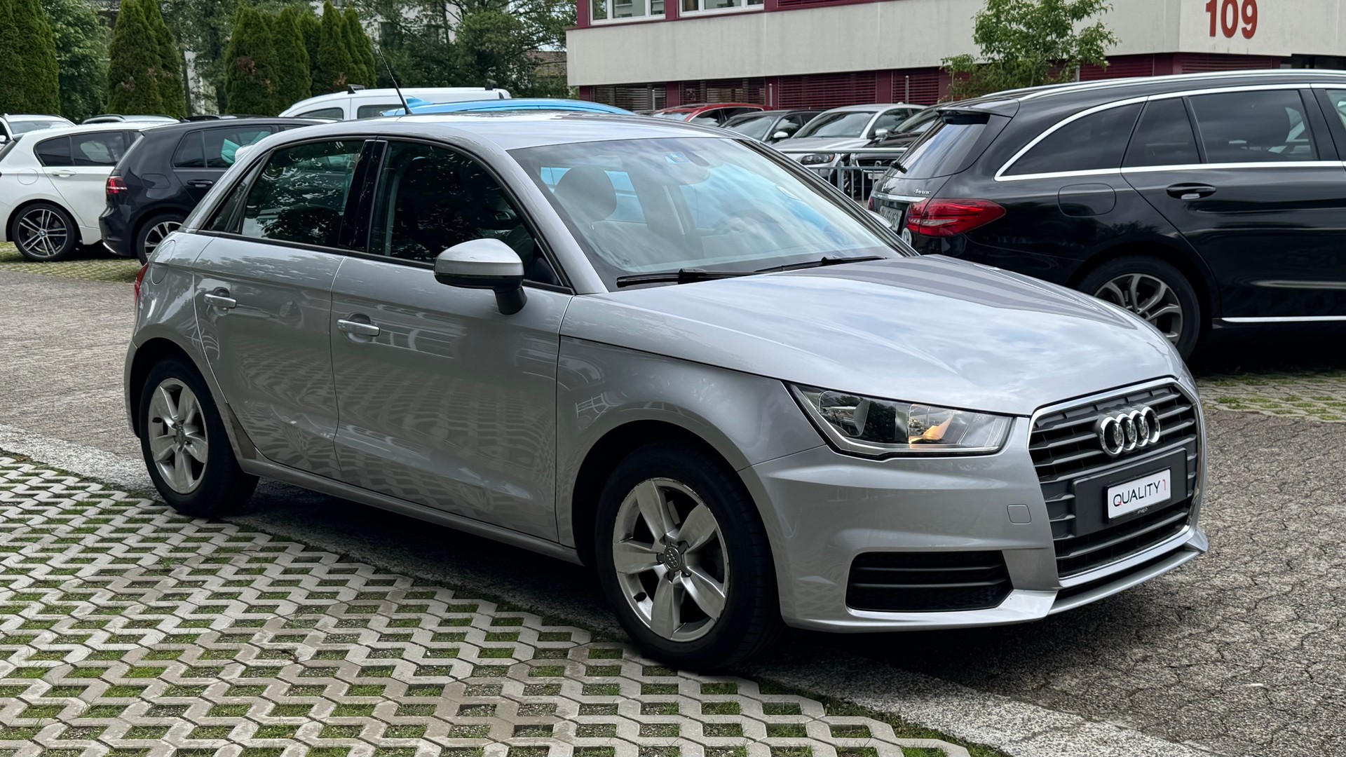 AUDI A1 Sportback 1.4 TFSI Sport S-tronic-image-2