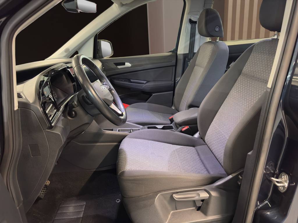 FORD Grand Tourneo Connect 2.0 EcoBlue Titanium Automat-image-5