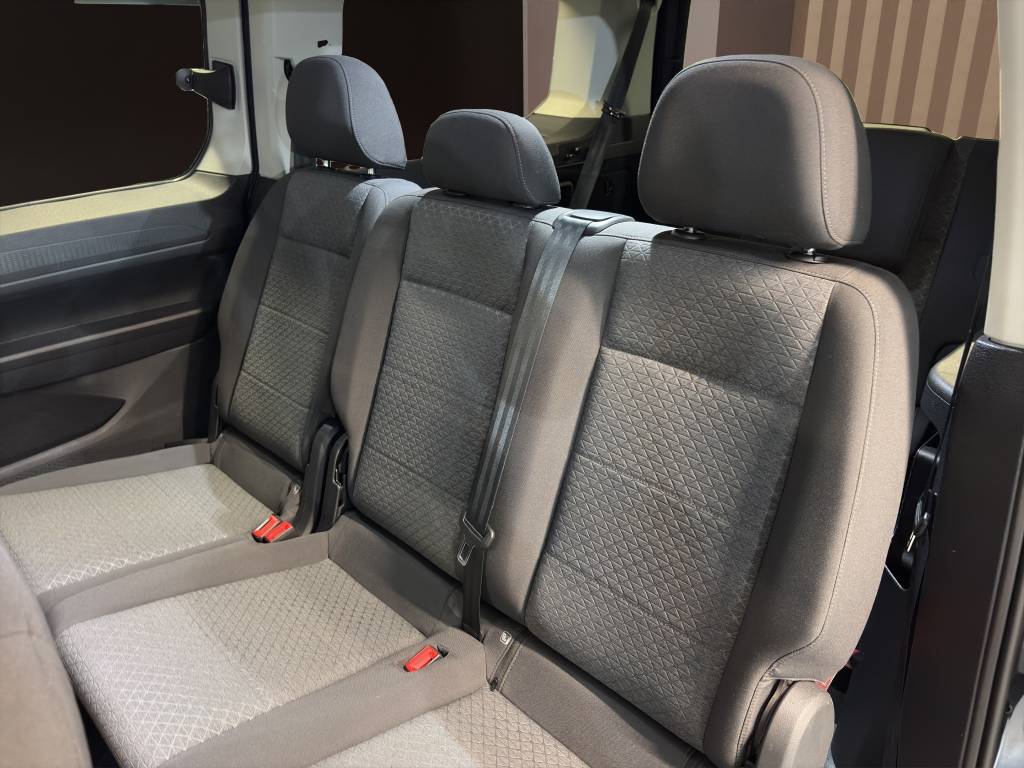 FORD Grand Tourneo Connect 2.0 EcoBlue Titanium Automat-image-8