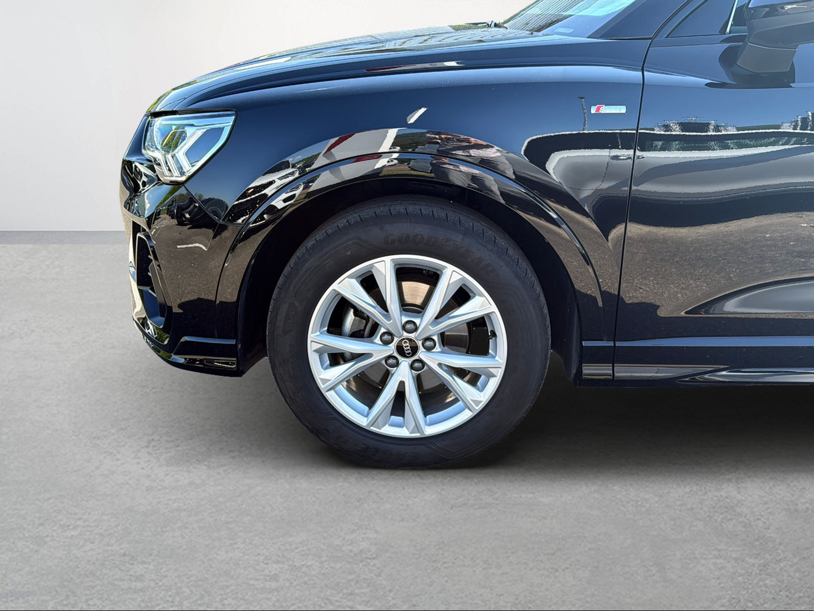 AUDI Q3 35 TFSI Attraction S-tronic-image-8