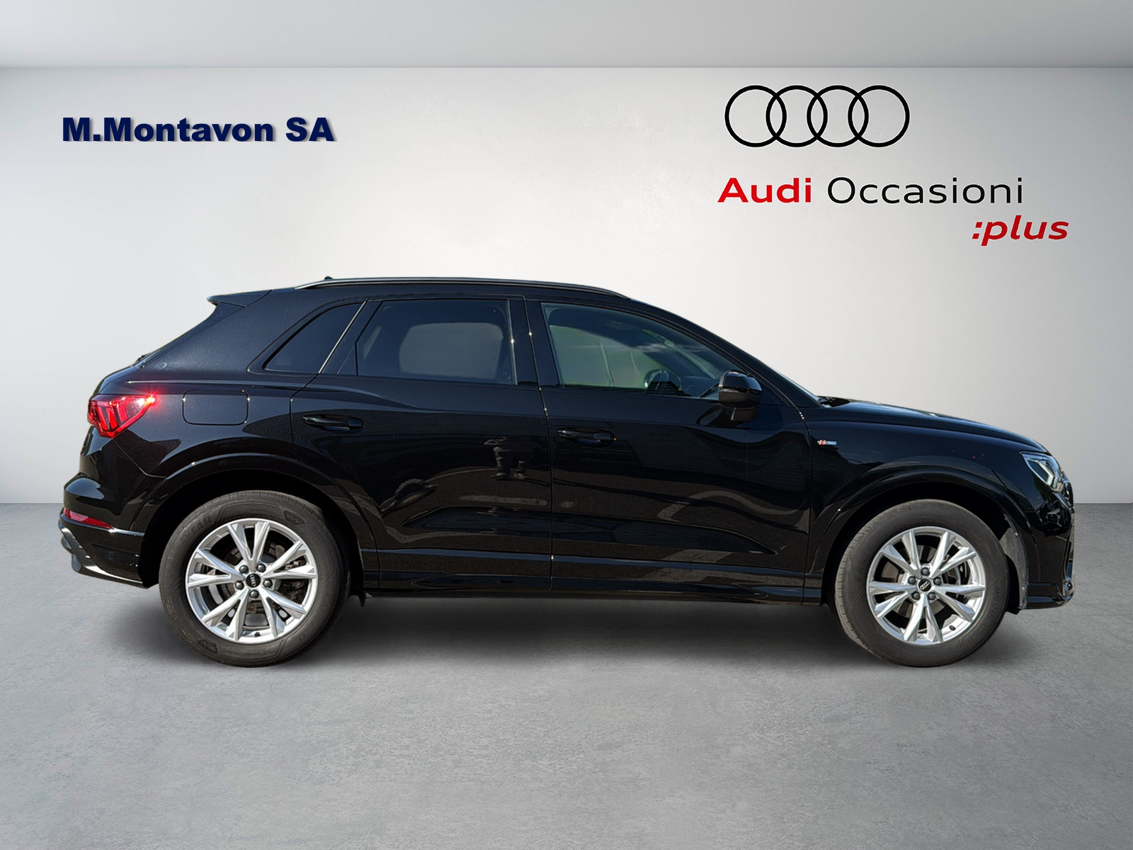 AUDI Q3 35 TFSI Attraction S-tronic-image-2