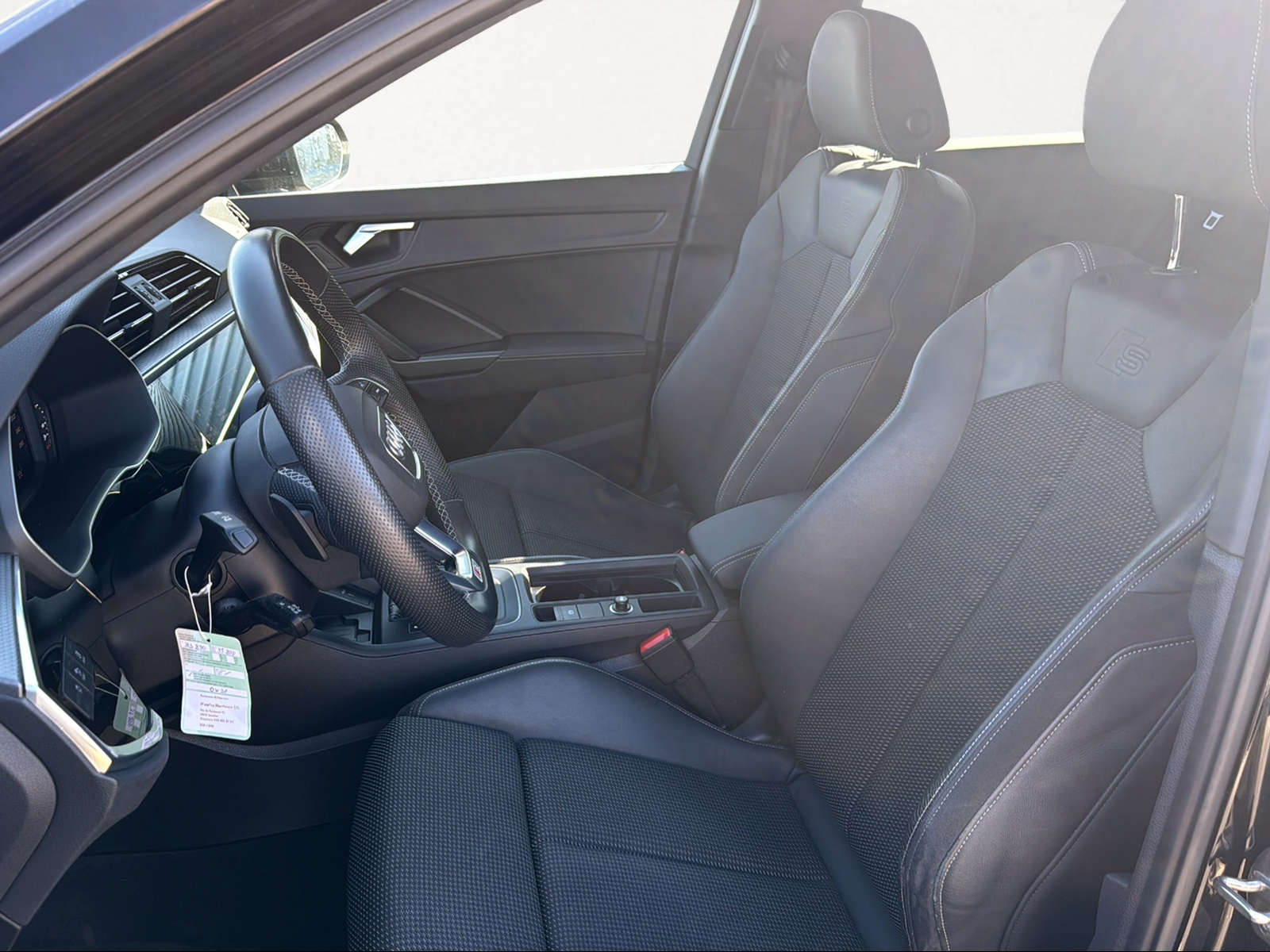 AUDI Q3 35 TFSI Attraction S-tronic-image-5