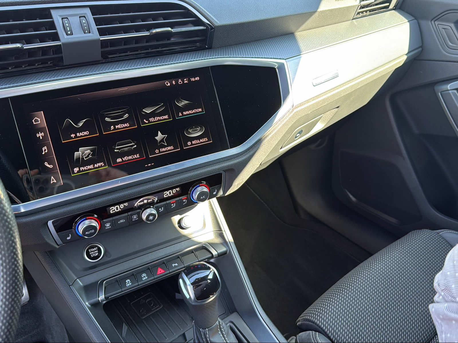 AUDI Q3 35 TFSI Attraction S-tronic-image-9