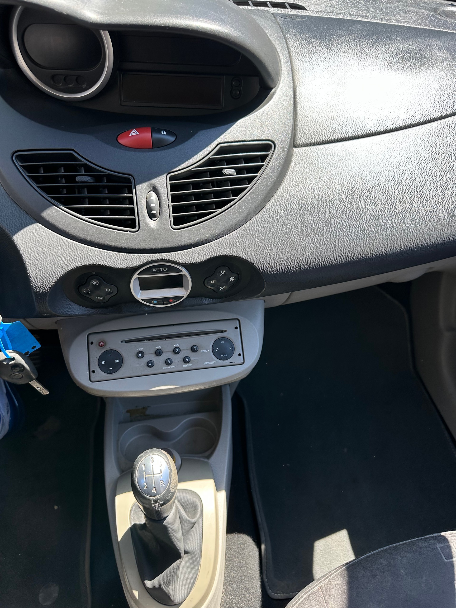 RENAULT Twingo 1.2 16V T GT-image-10