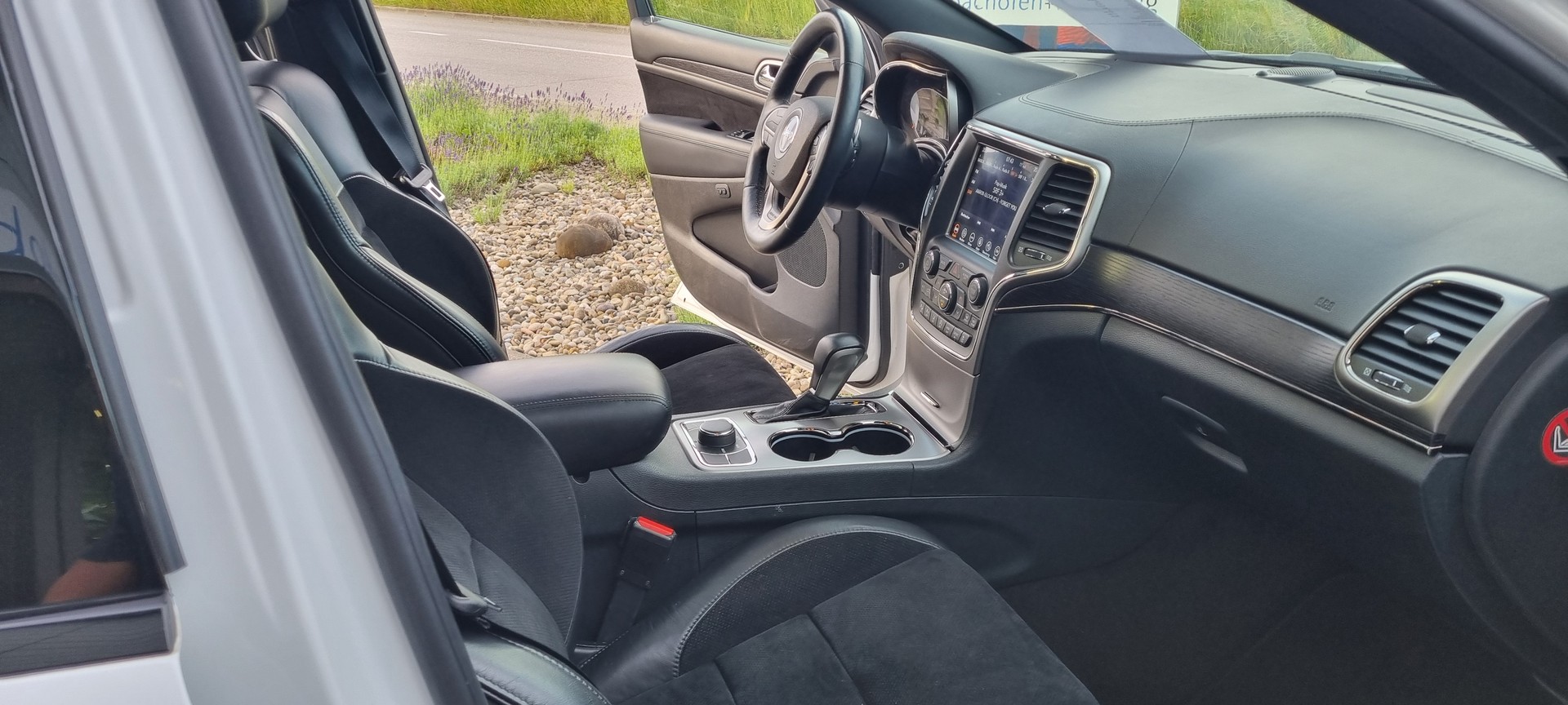 JEEP Grand Cherokee 3.0 CRD Overland Automatic-image-7