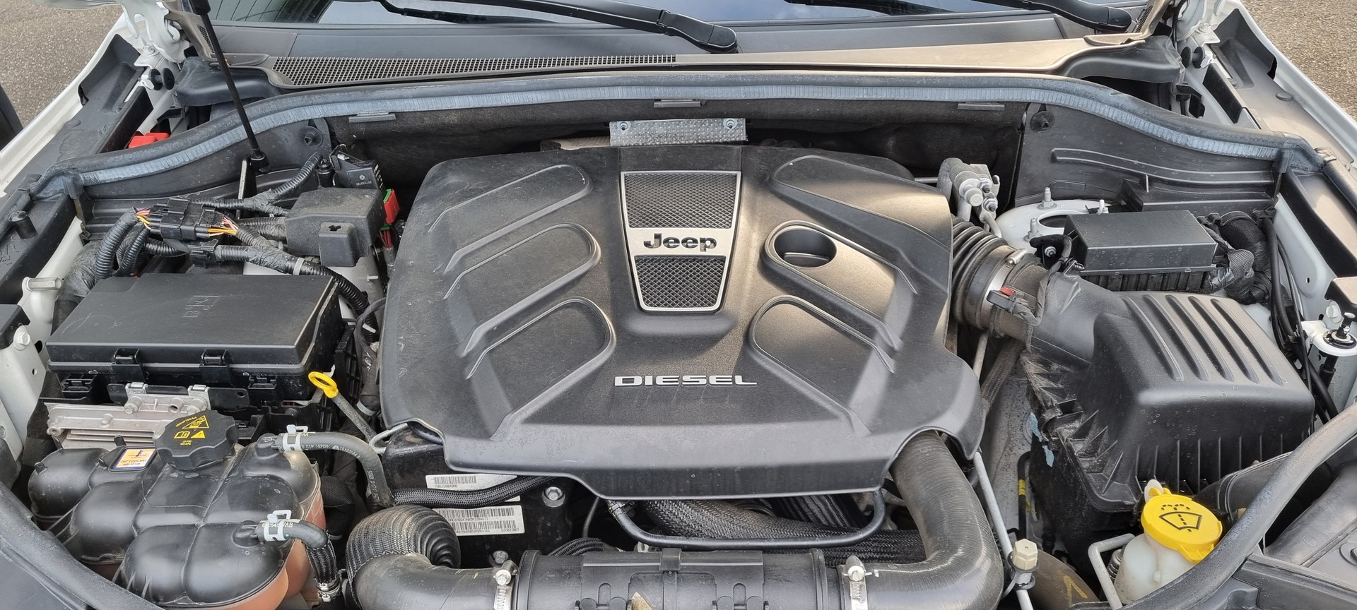 JEEP Grand Cherokee 3.0 CRD Overland Automatic-image-10