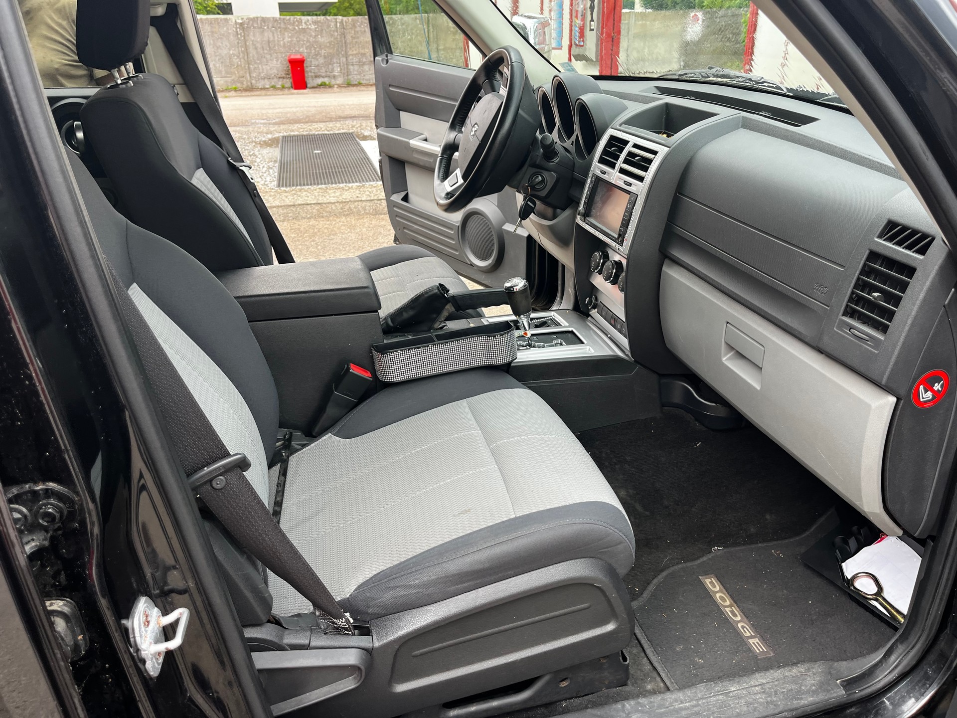 DODGE Nitro 2.8 CRD Blackline Automatic-image-8