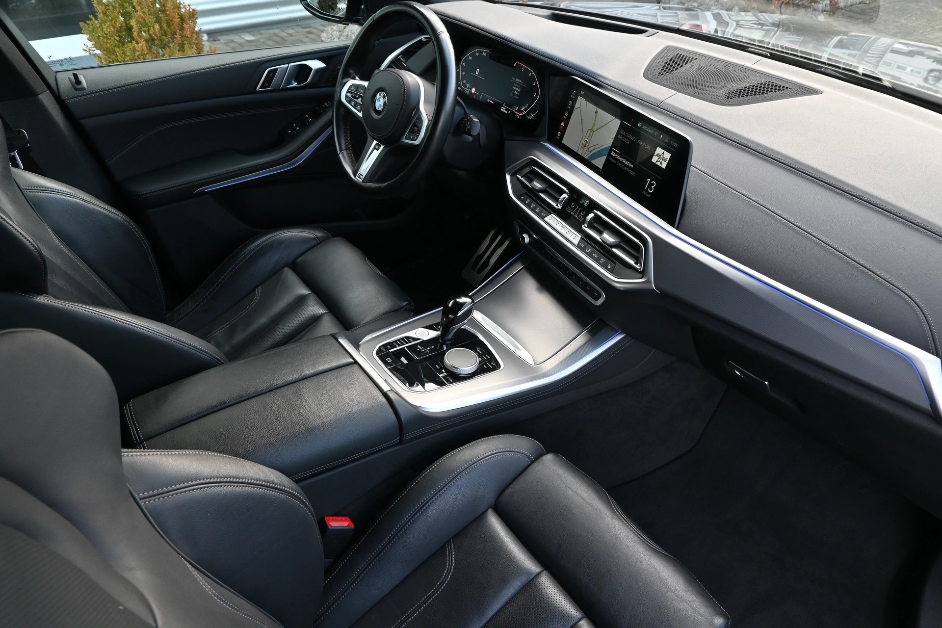 BMW X5 xDrive 48V 40d M Sport Steptronic 340PS + AHK 3500kg-image-13