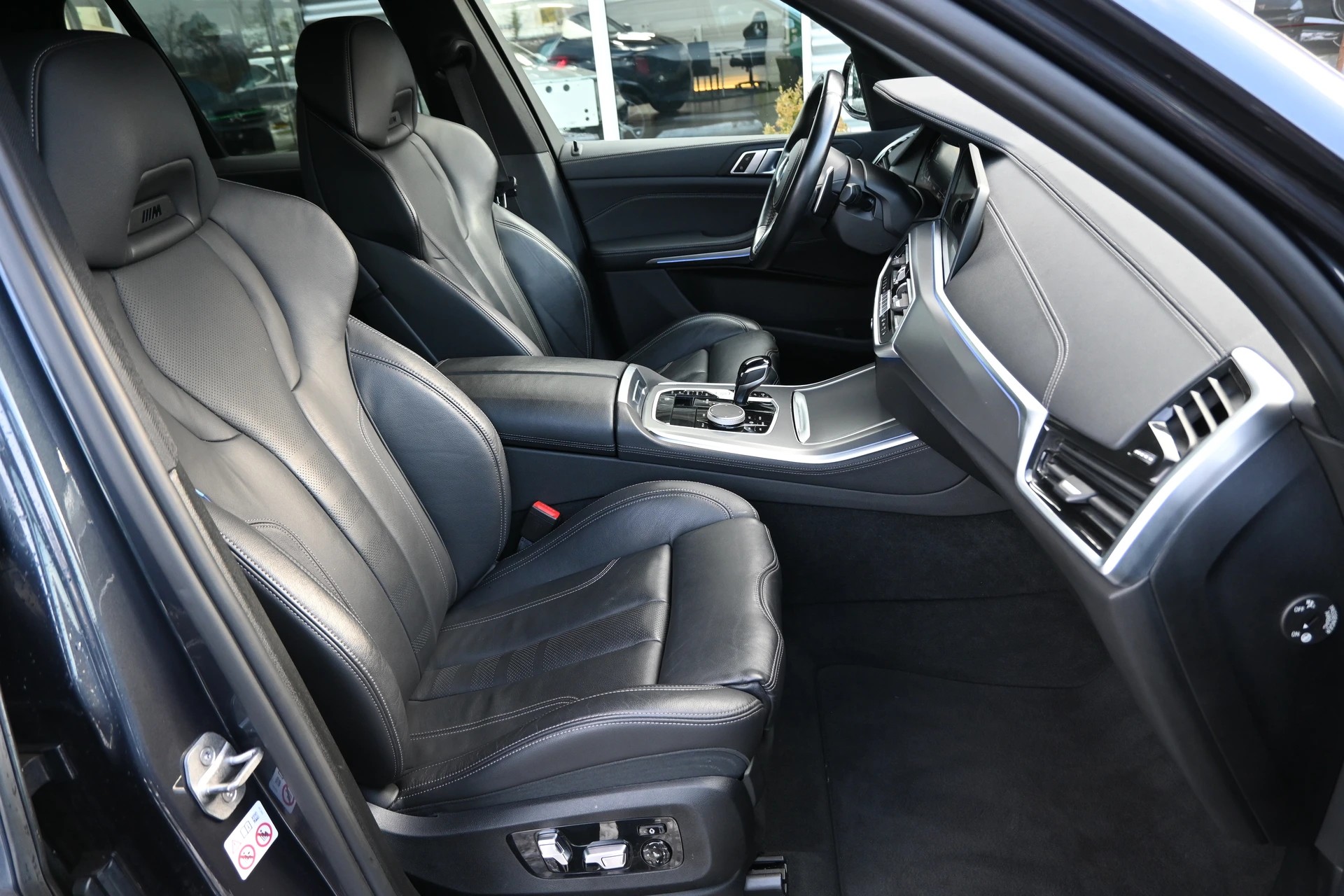 BMW X5 xDrive 48V 40d M Sport Steptronic 340PS + AHK 3500kg-image-12