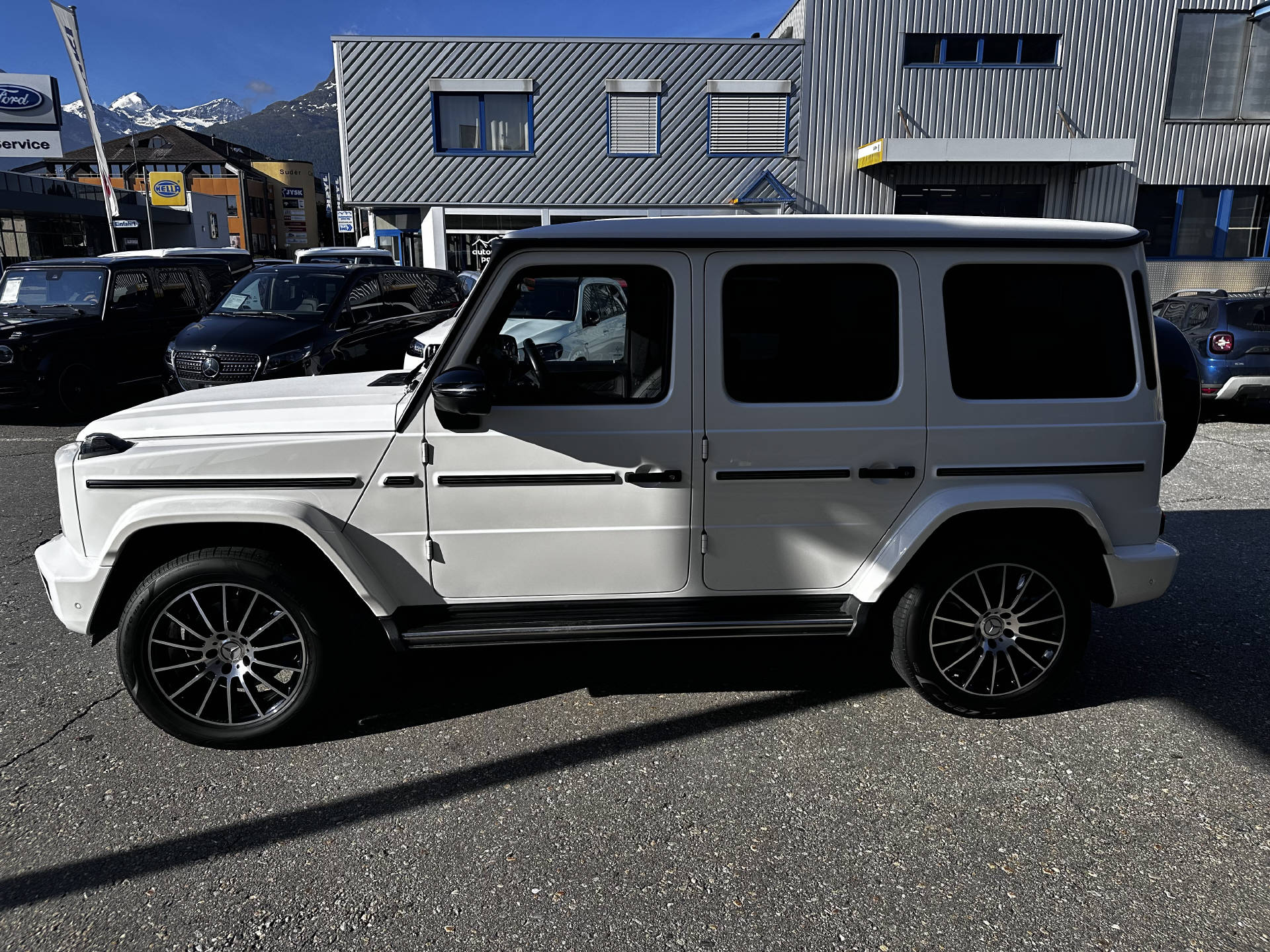 MERCEDES-BENZ G 400 d AMG Line-image-5