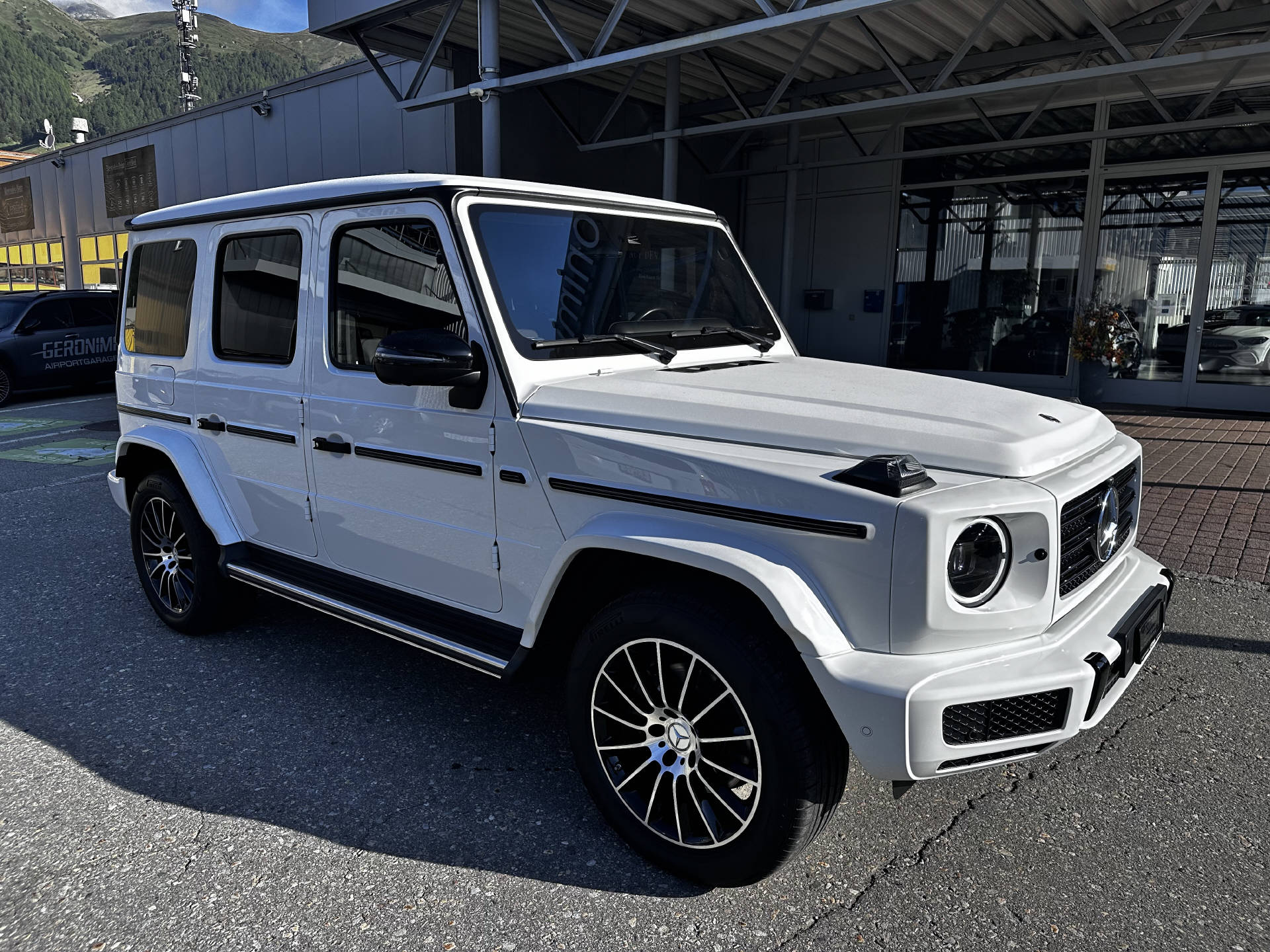 MERCEDES-BENZ G 400 d AMG Line-showroom-element-2