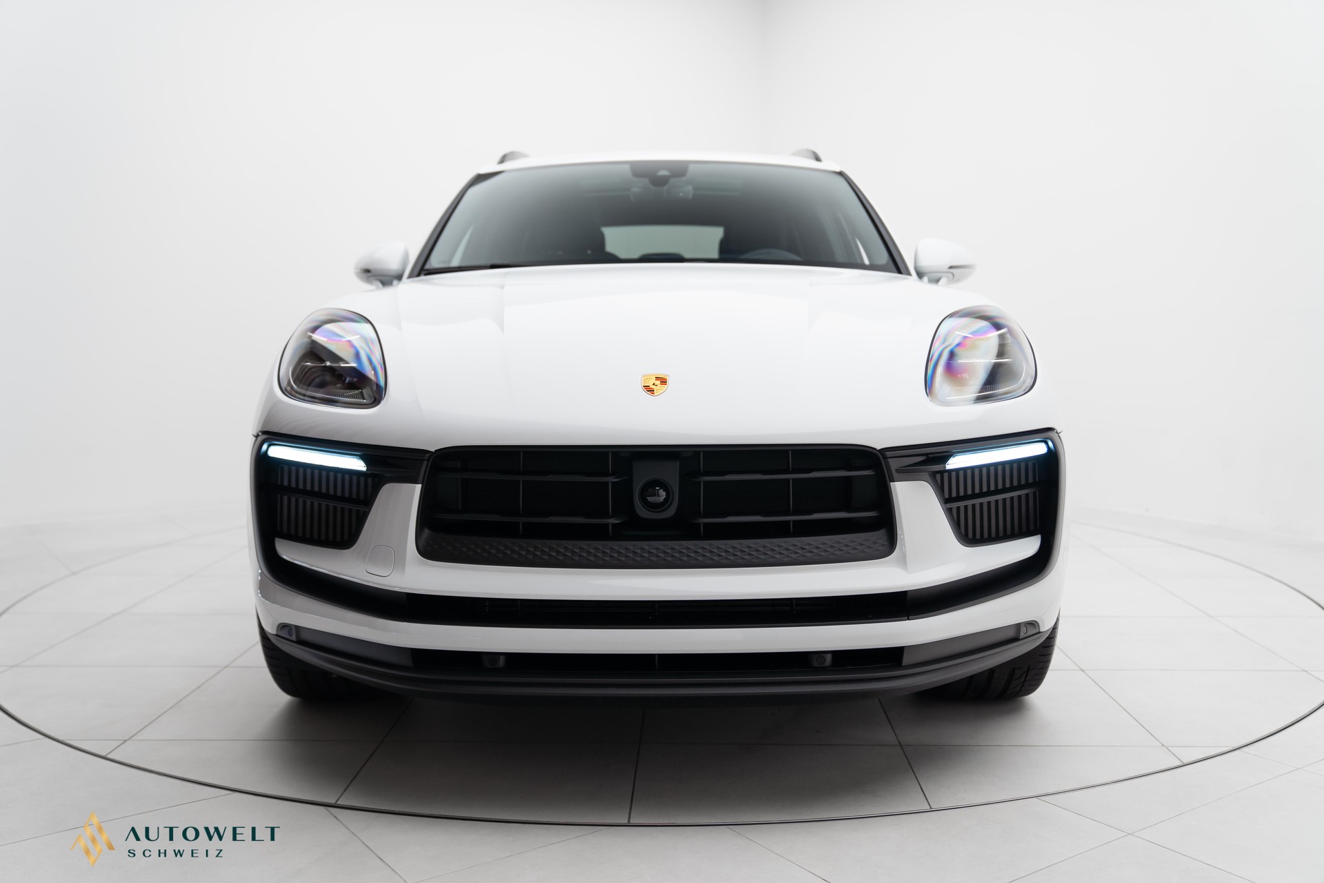 PORSCHE Macan S PDK-showroom-element-3