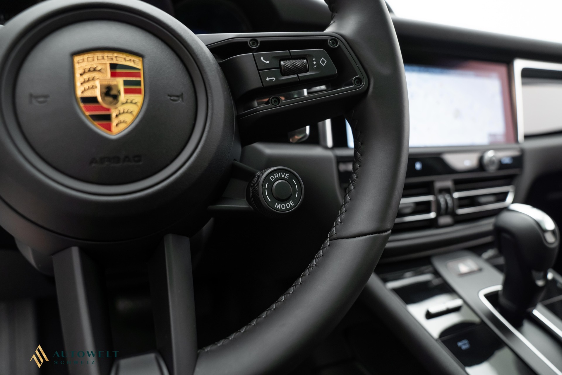 PORSCHE Macan S PDK-image-8