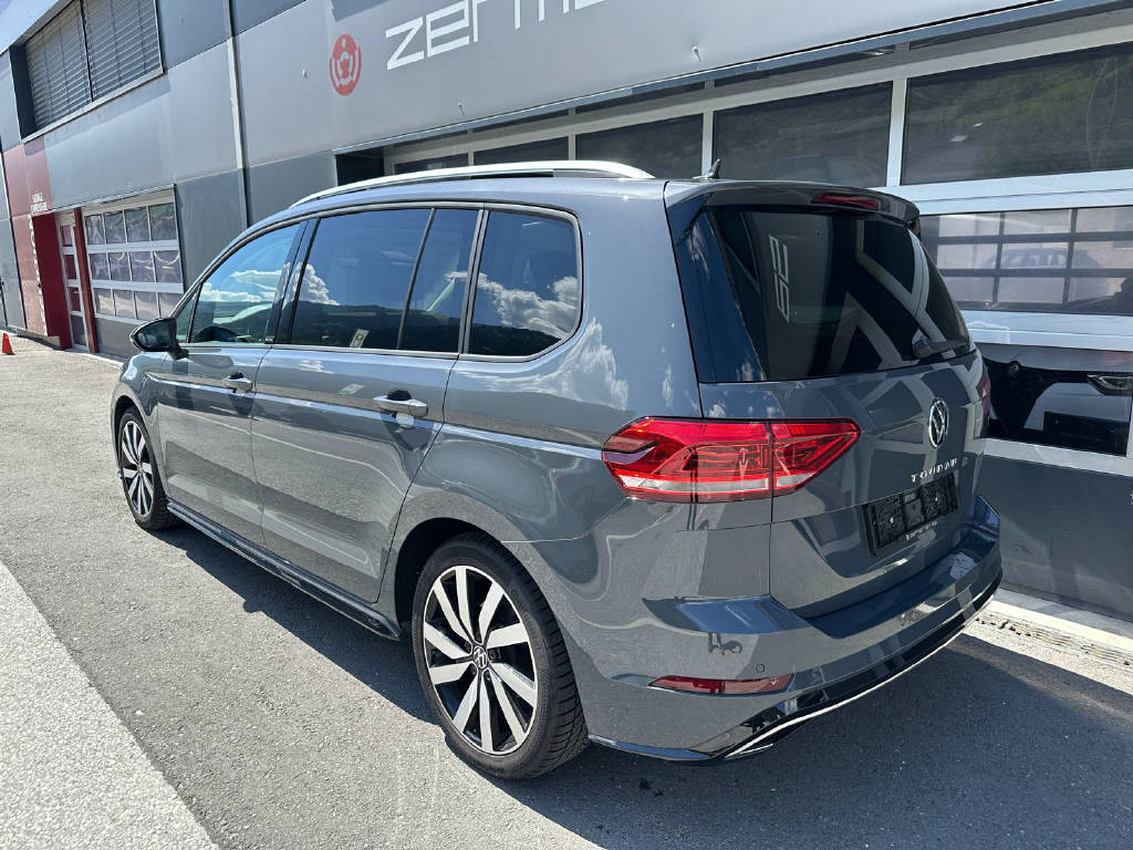 VW Touran 1.5 TSI R-Line DSG 7 Places-showroom-element-3