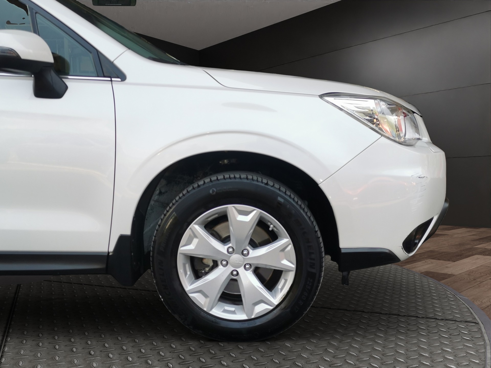 SUBARU Forester 2.0D Swiss-showroom-element-3