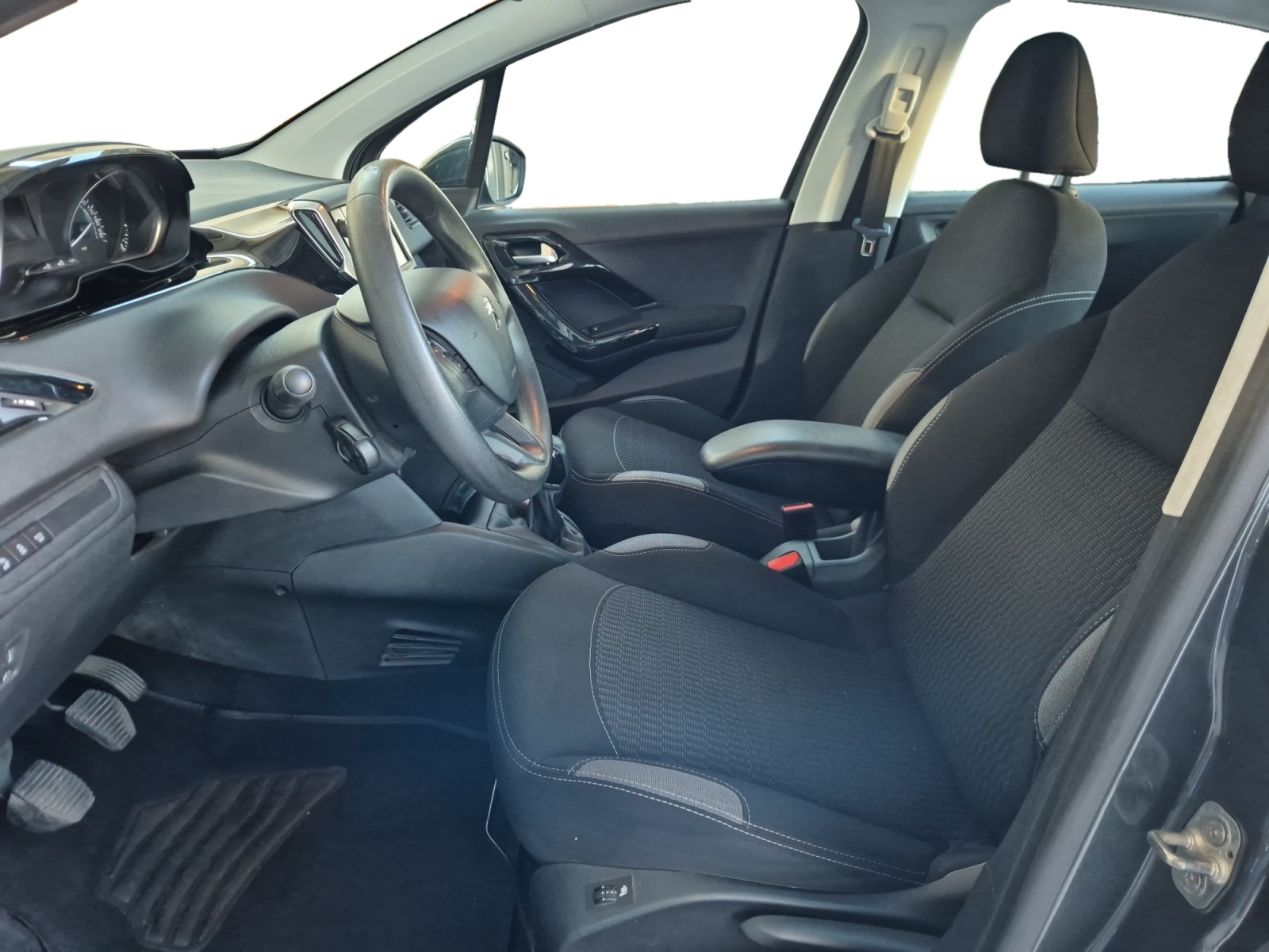 PEUGEOT 208 1.2 PureTech Active-image-5