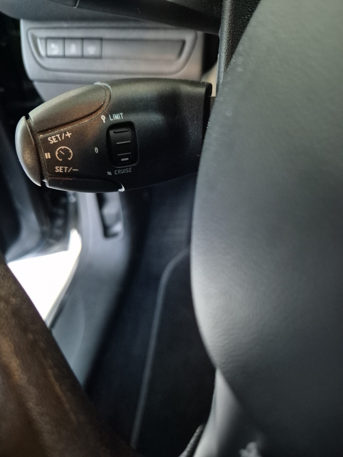 PEUGEOT 208 1.2 PureTech Active-image-11