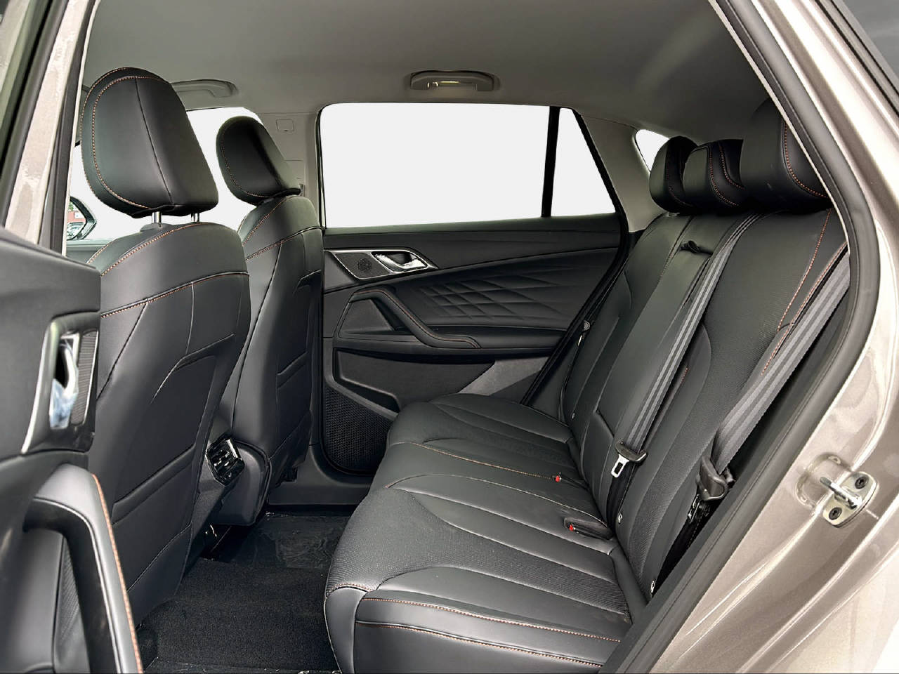 MG HS 1.5 Hybrid Luxury-image-11