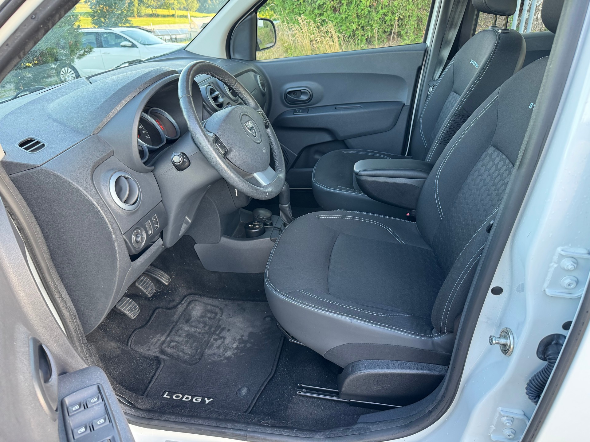DACIA Lodgy 1.2 T Stepway 7PL-image-10