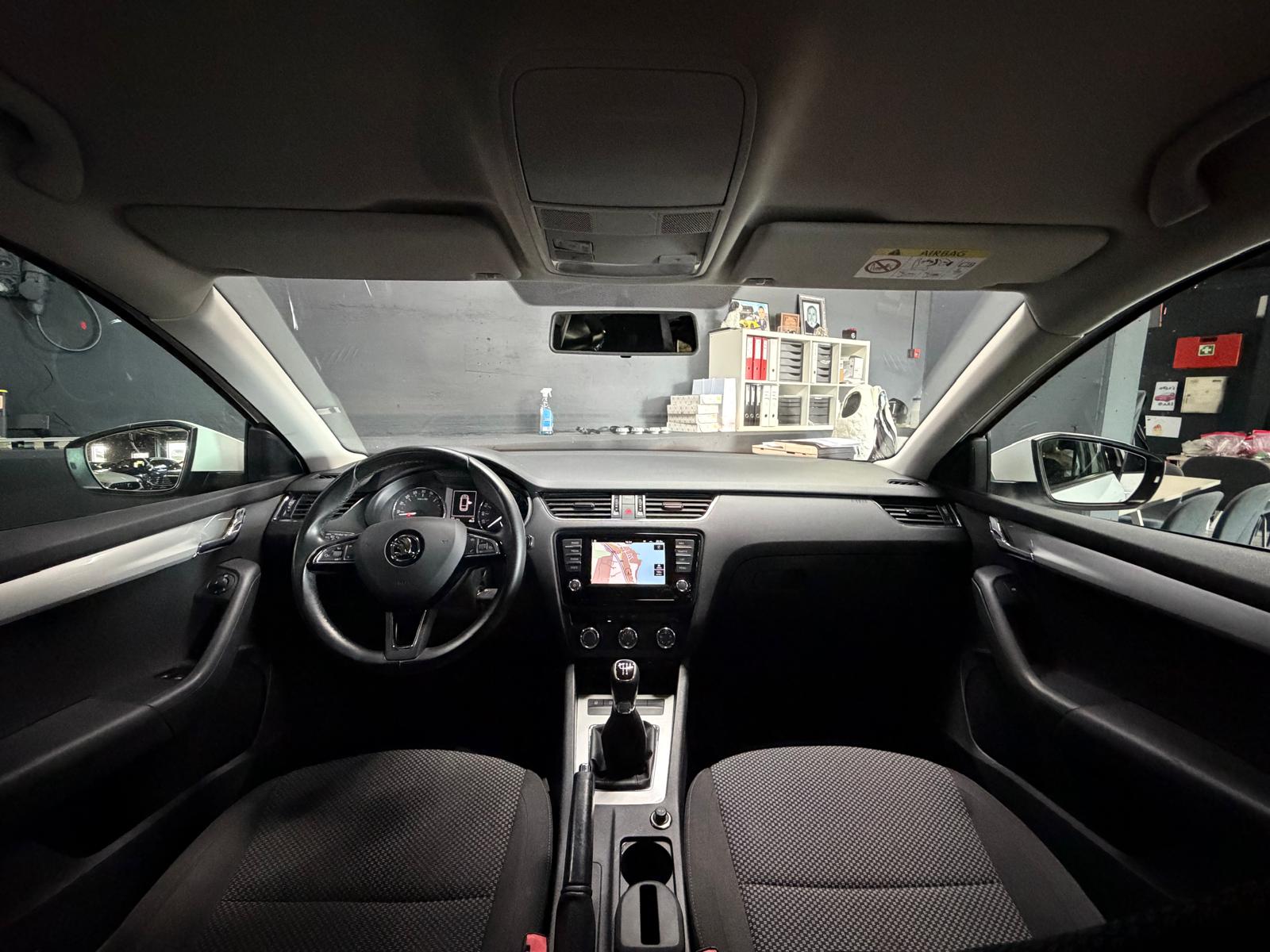 SKODA Octavia Combi 1.6 TDI Ambition White Edition Frisch ab MFK & Frisch ab Service-image-11