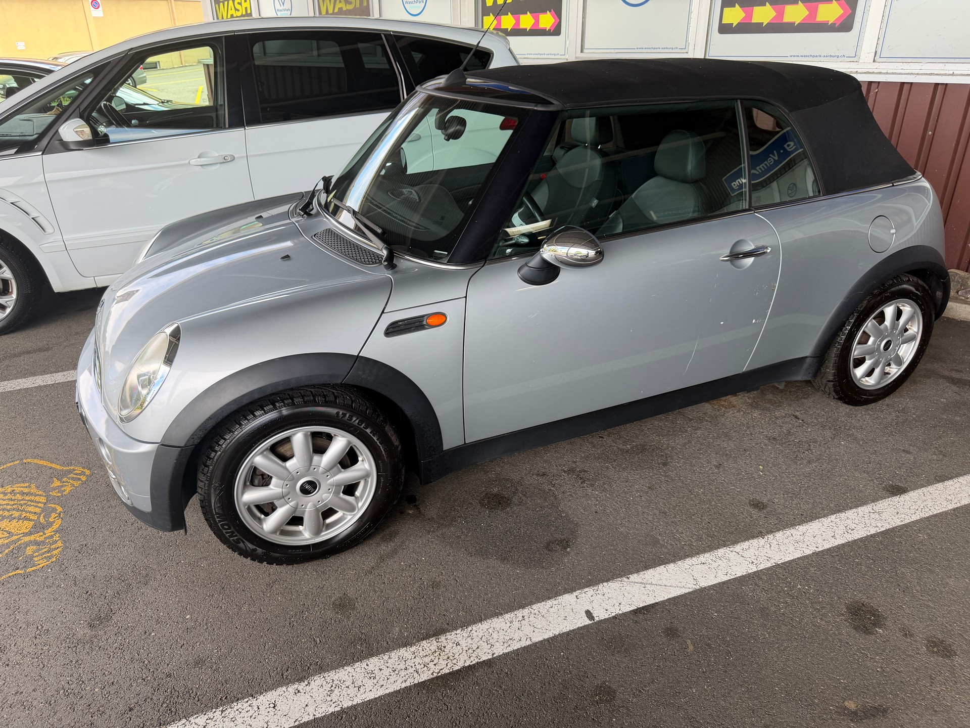 MINI One Cabriolet mit Garantieoptionen-showroom-element-1