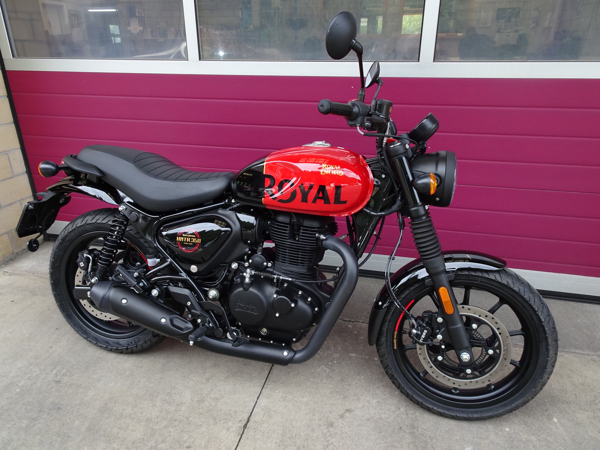 ROYAL ENFIELD Hntr 350 Rebel-image-2