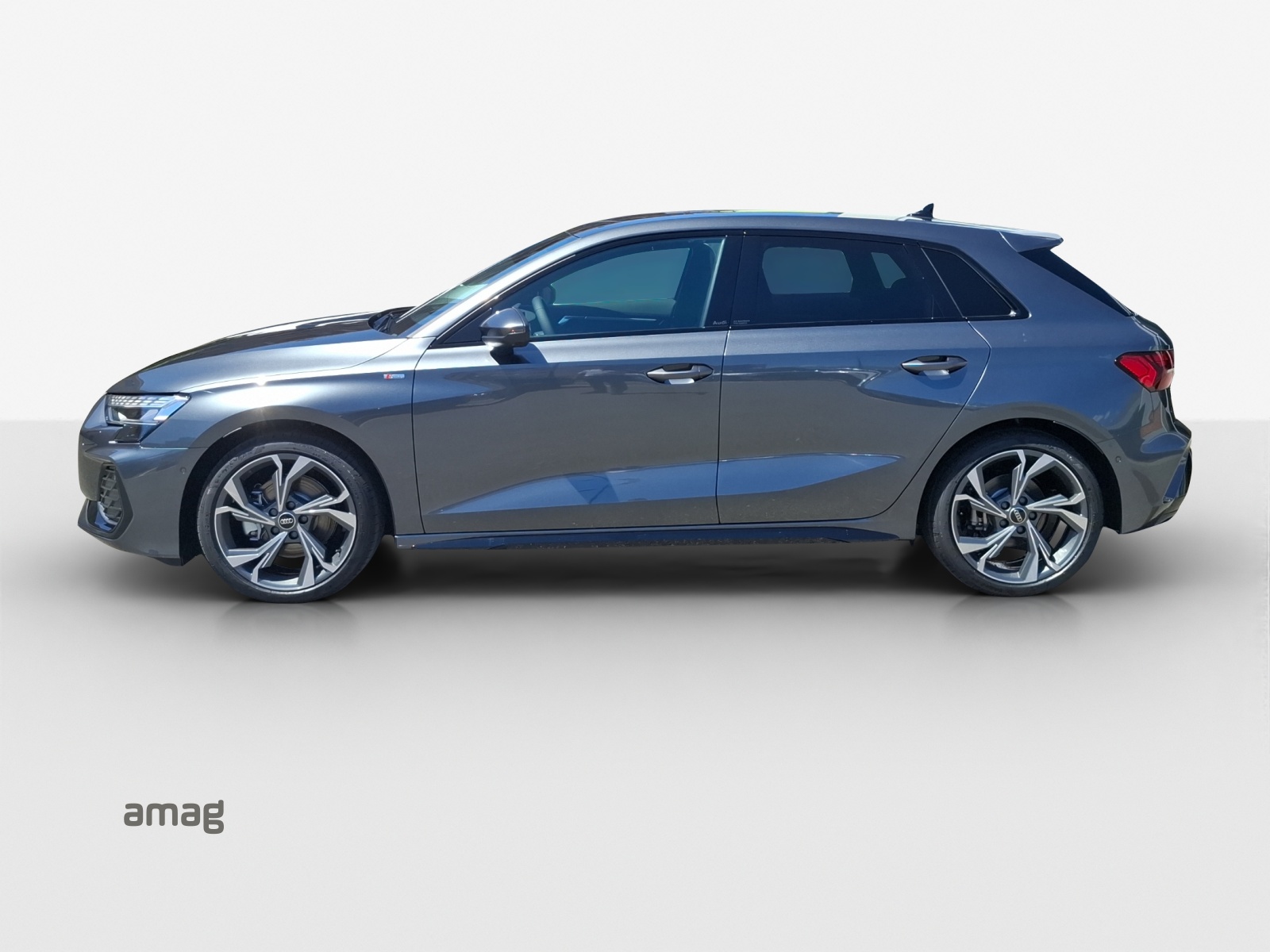 AUDI A3 Sportback TFSI 150 kW quattro S line S tronic-showroom-element-1