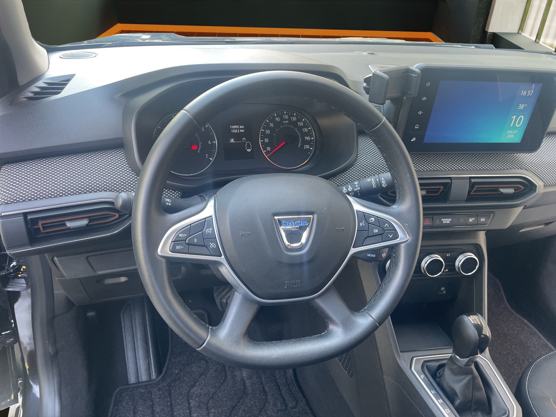 DACIA Sandero Stepway TCe 90 Comfort CVT-image-10