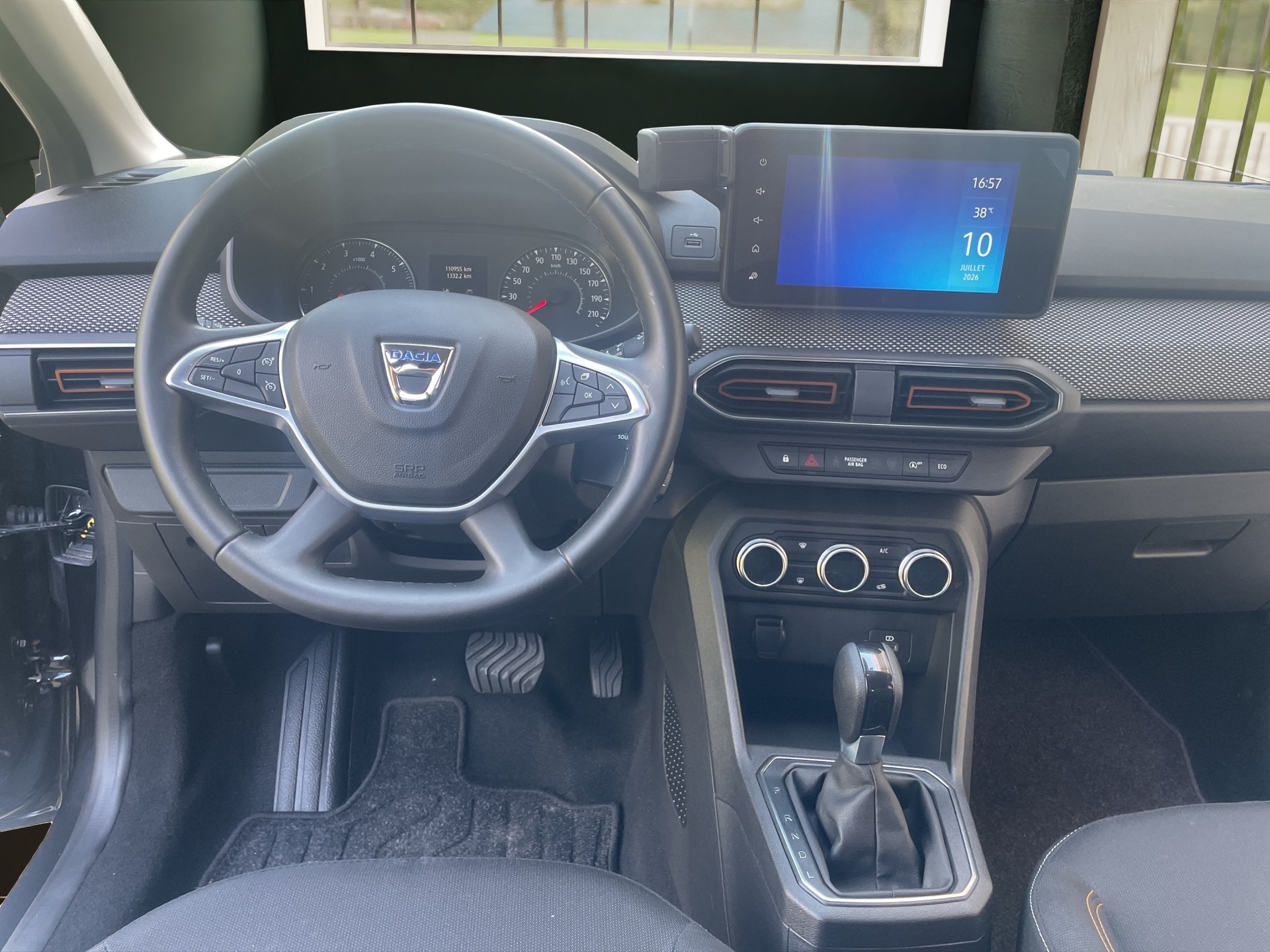 DACIA Sandero Stepway TCe 90 Comfort CVT-image-9