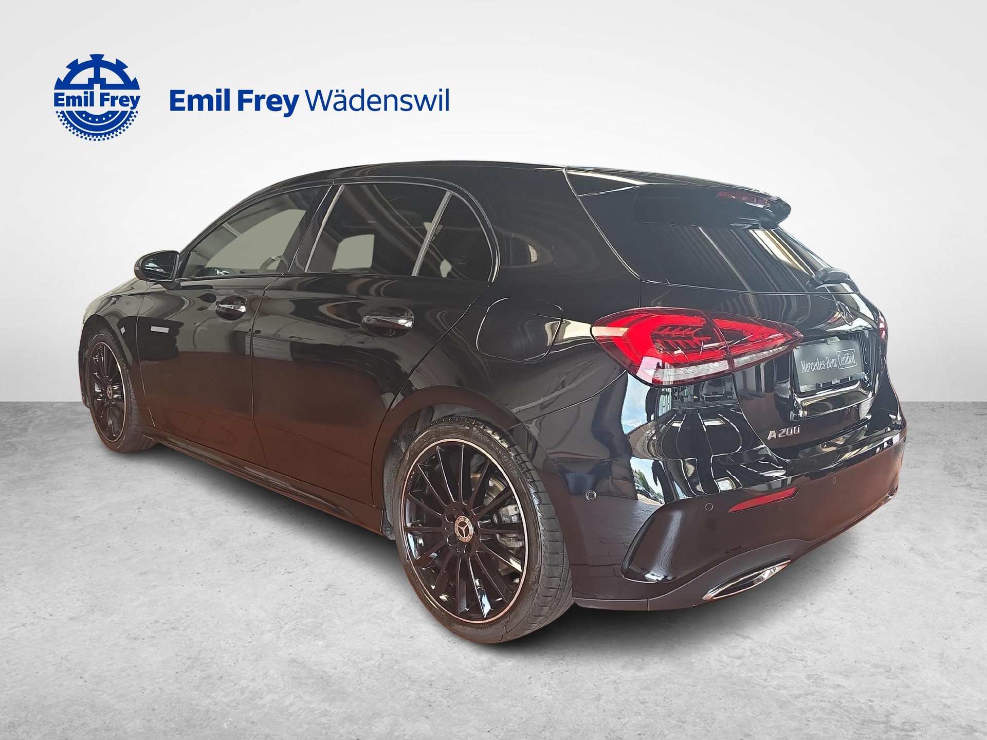 MERCEDES-BENZ A 200 AMG Line-showroom-element-2