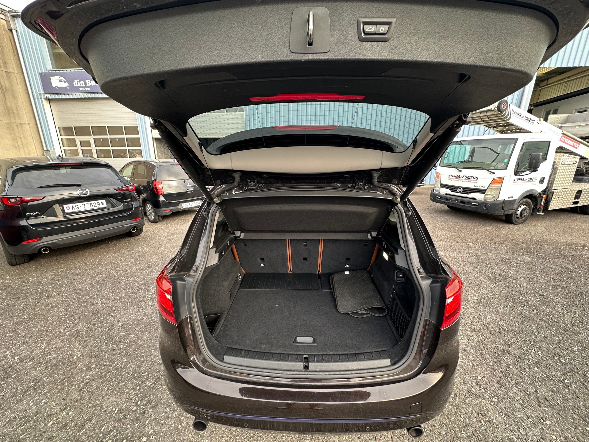 BMW 225i xDrive Active Tourer Luxury Line Steptronic-image-15