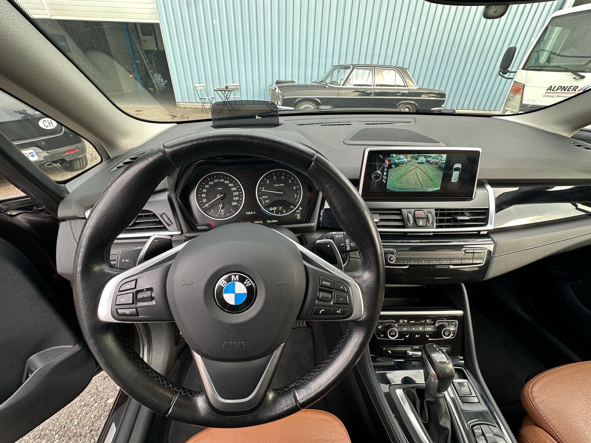 BMW 225i xDrive Active Tourer Luxury Line Steptronic-image-11