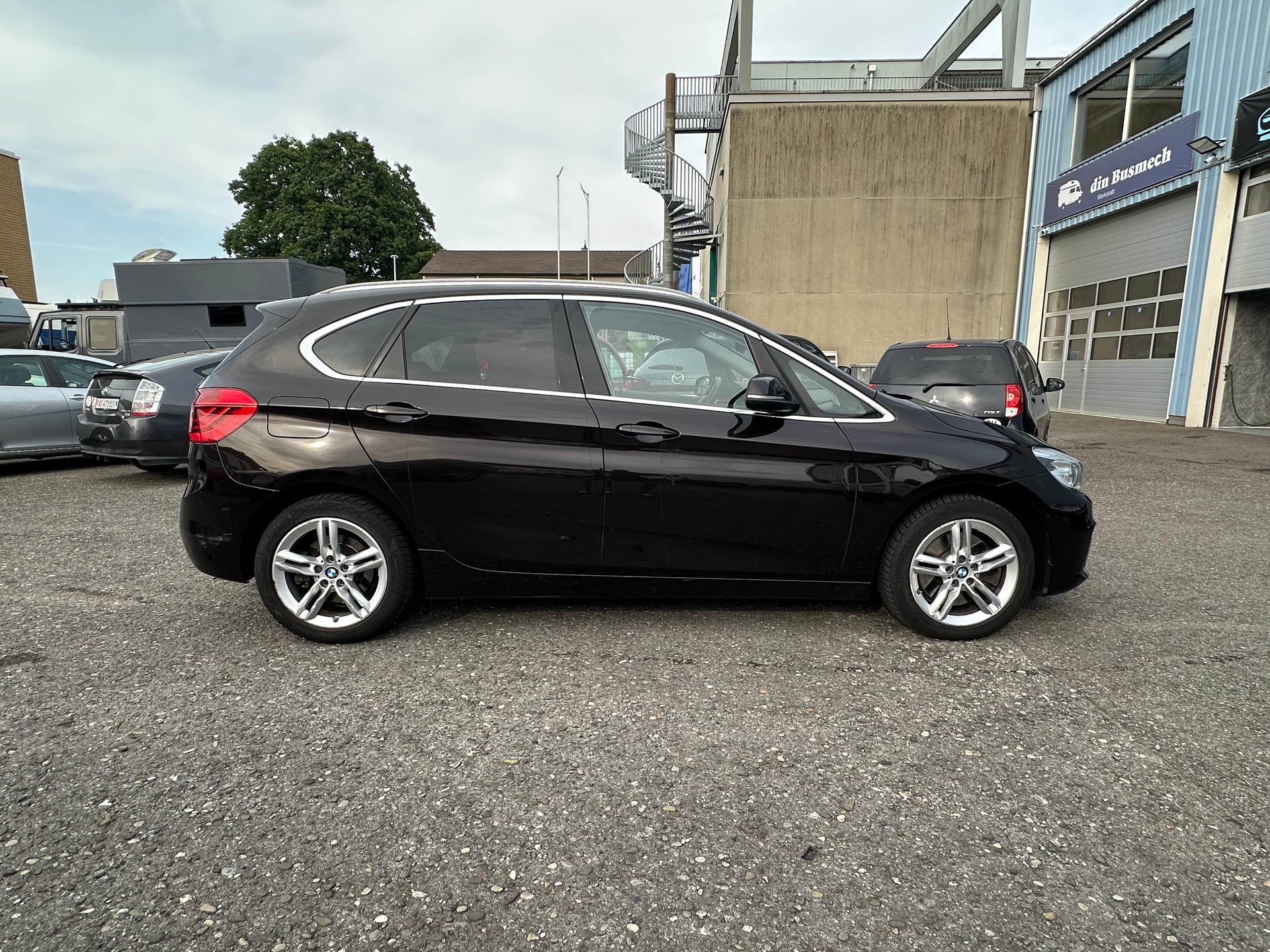 BMW 225i xDrive Active Tourer Luxury Line Steptronic-image-4