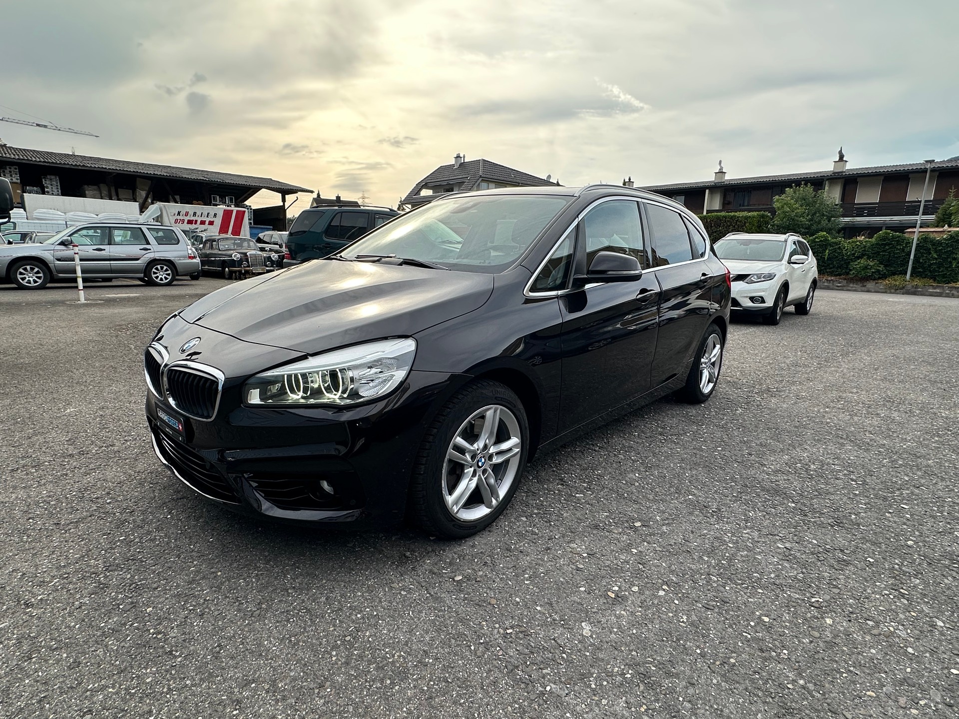 BMW 225i xDrive Active Tourer Luxury Line Steptronic-image-1