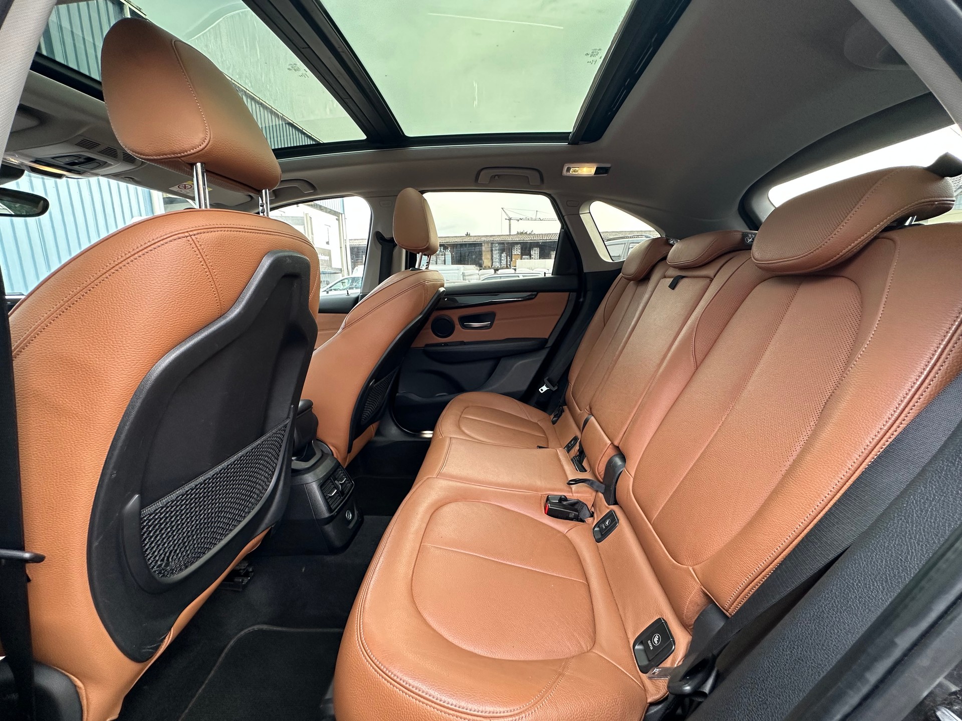 BMW 225i xDrive Active Tourer Luxury Line Steptronic-image-13