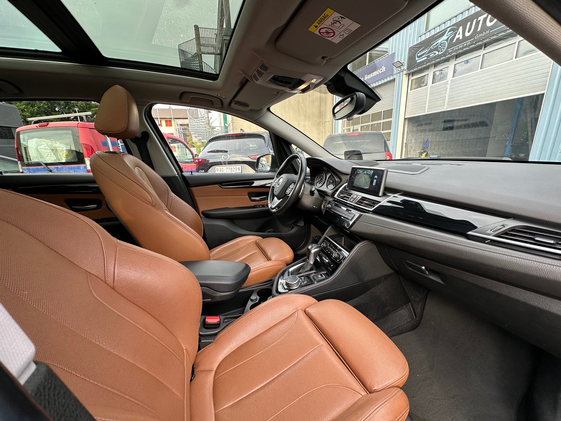 BMW 225i xDrive Active Tourer Luxury Line Steptronic-image-12