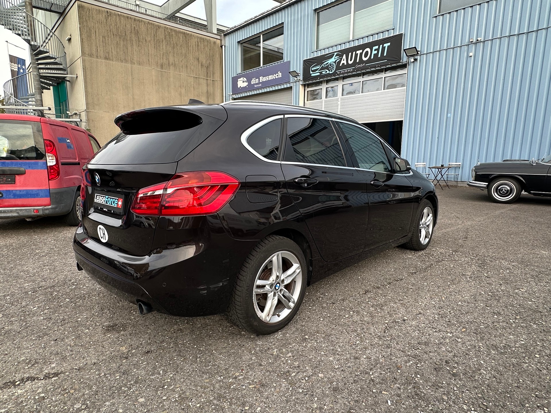 BMW 225i xDrive Active Tourer Luxury Line Steptronic-image-6